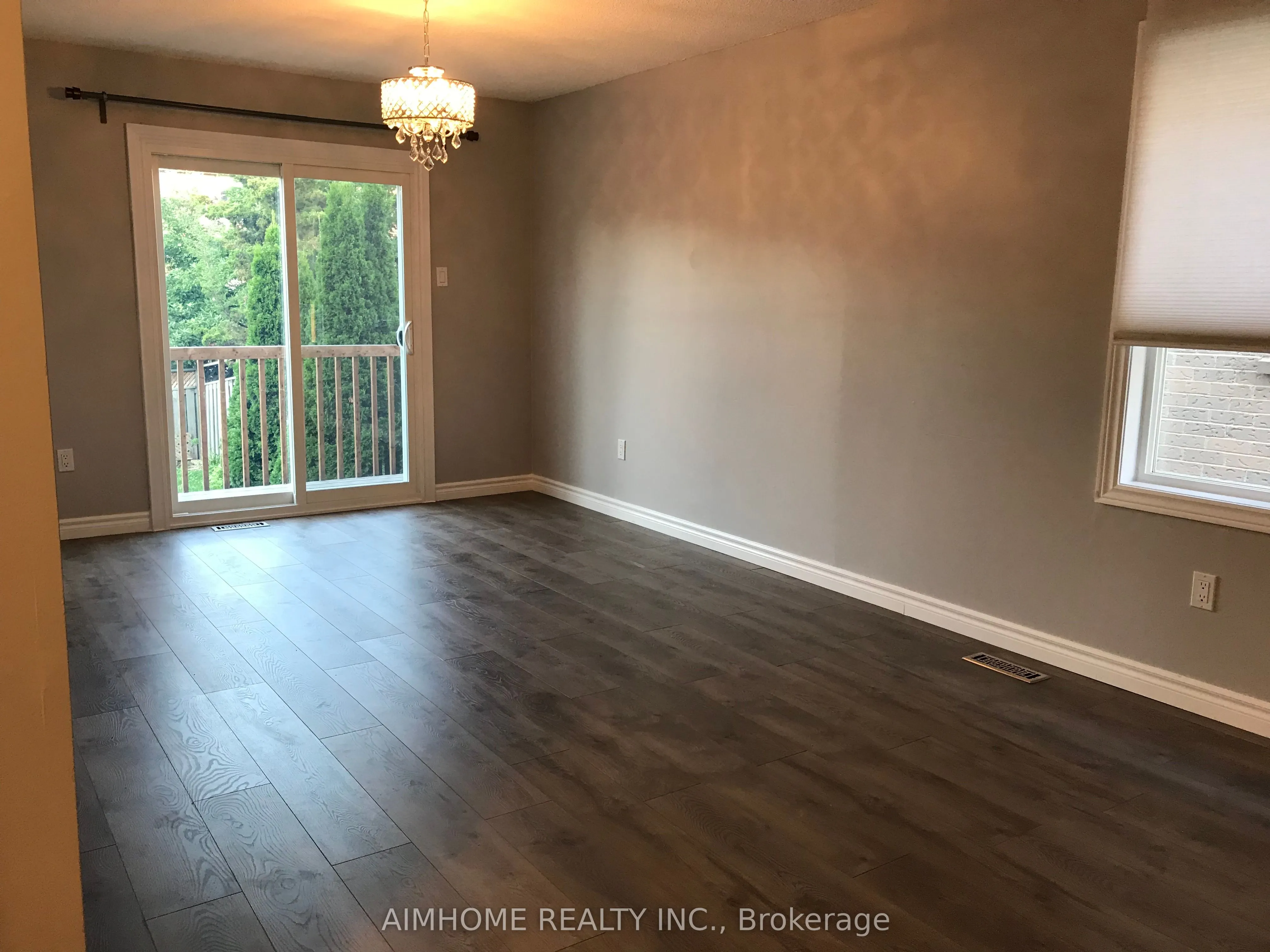 5095 Sunray Drive