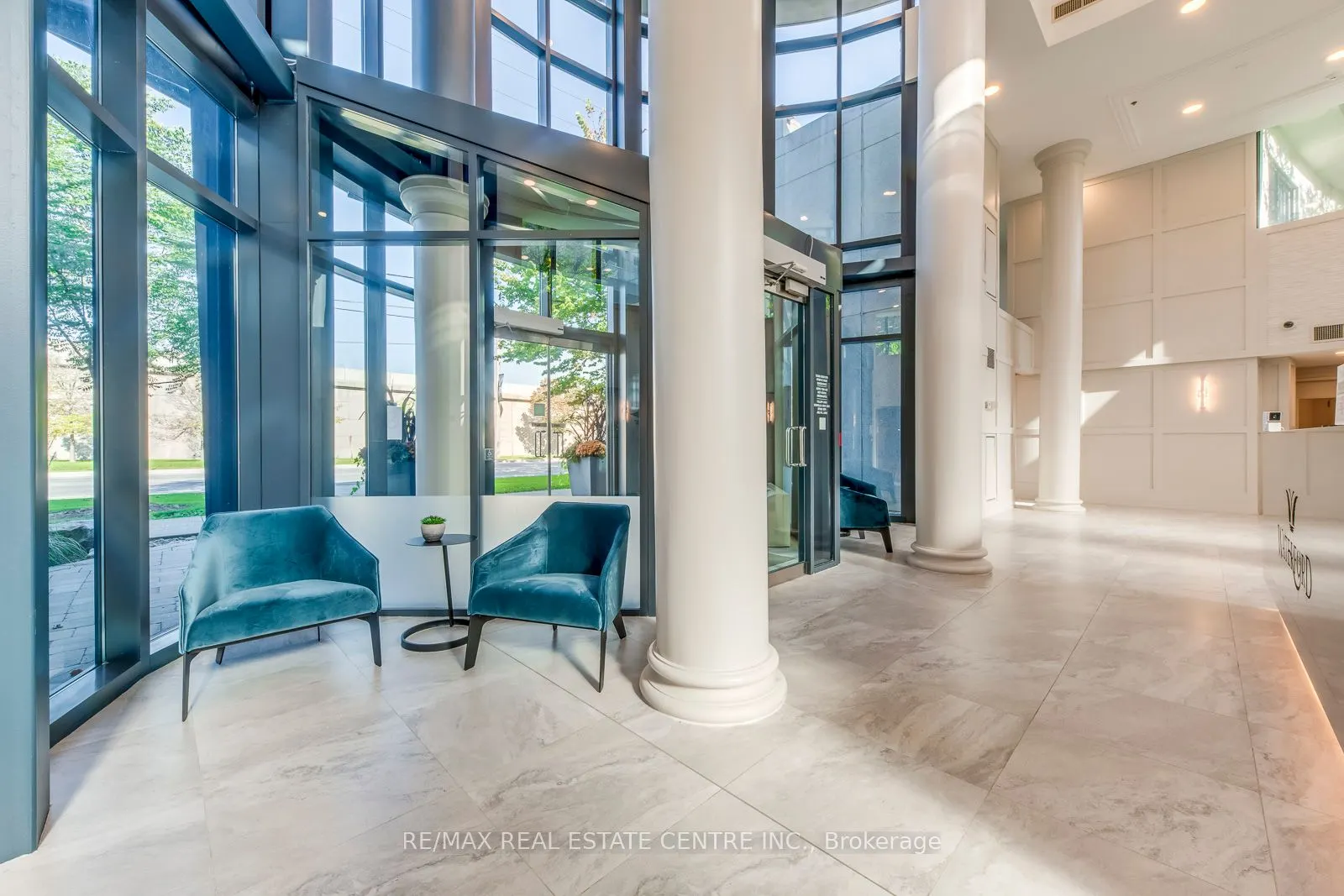 2087 Lake Shore Boulevard W, #401