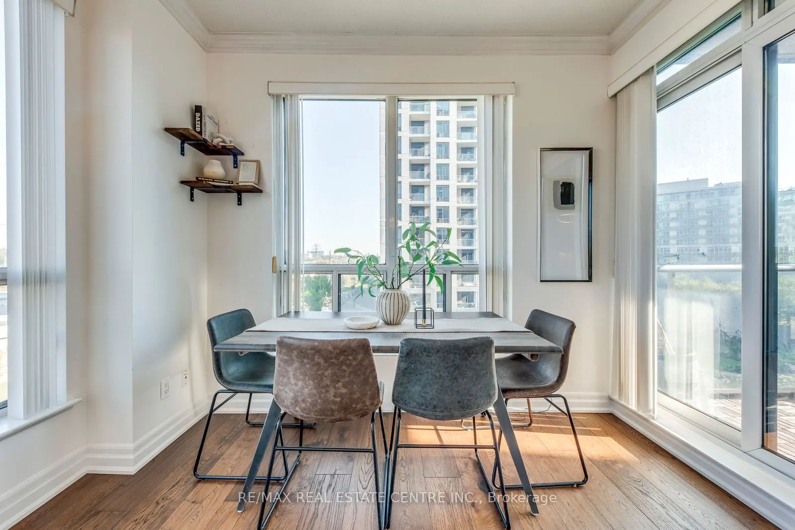 2087 Lake Shore Boulevard W, #401
