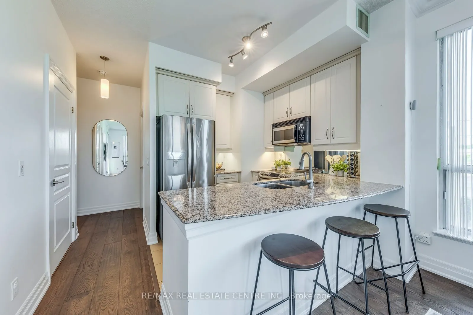 2087 Lake Shore Boulevard W, #401