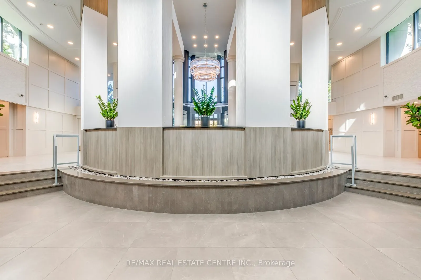 2087 Lake Shore Boulevard W, #401