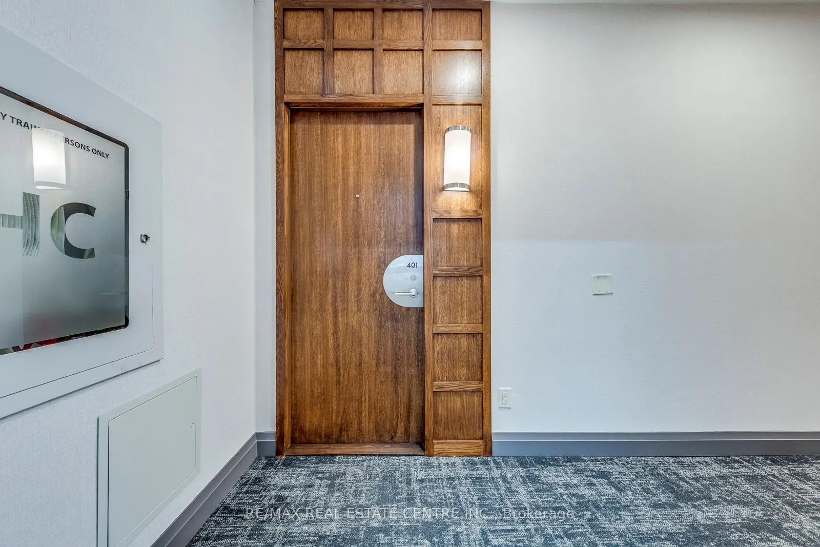 2087 Lake Shore Boulevard W, #401
