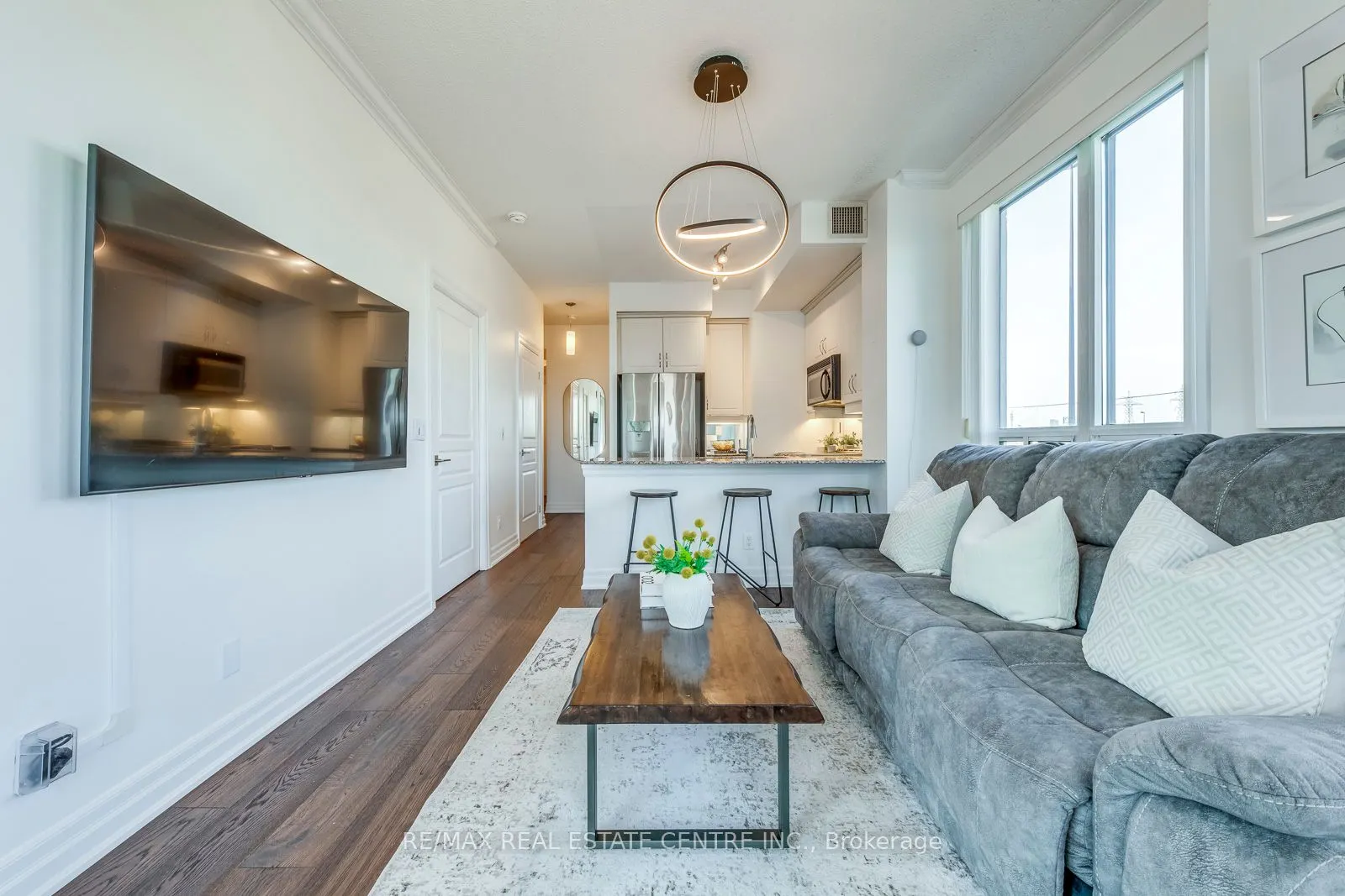 2087 Lake Shore Boulevard W, #401