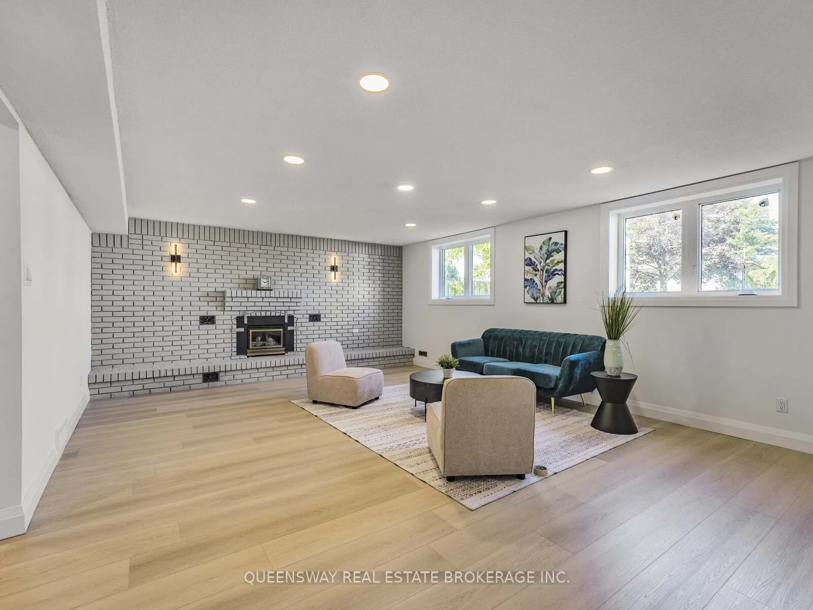 1128 Pinegrove Road