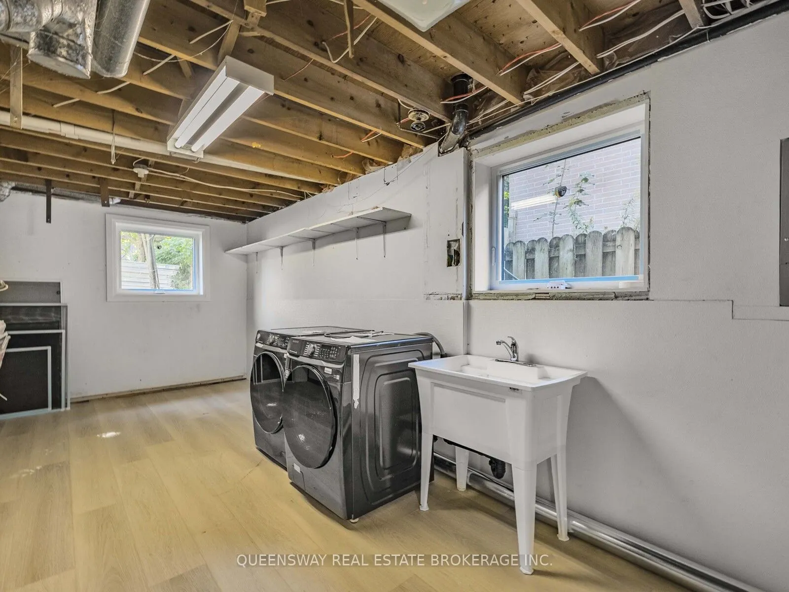 1128 Pinegrove Road