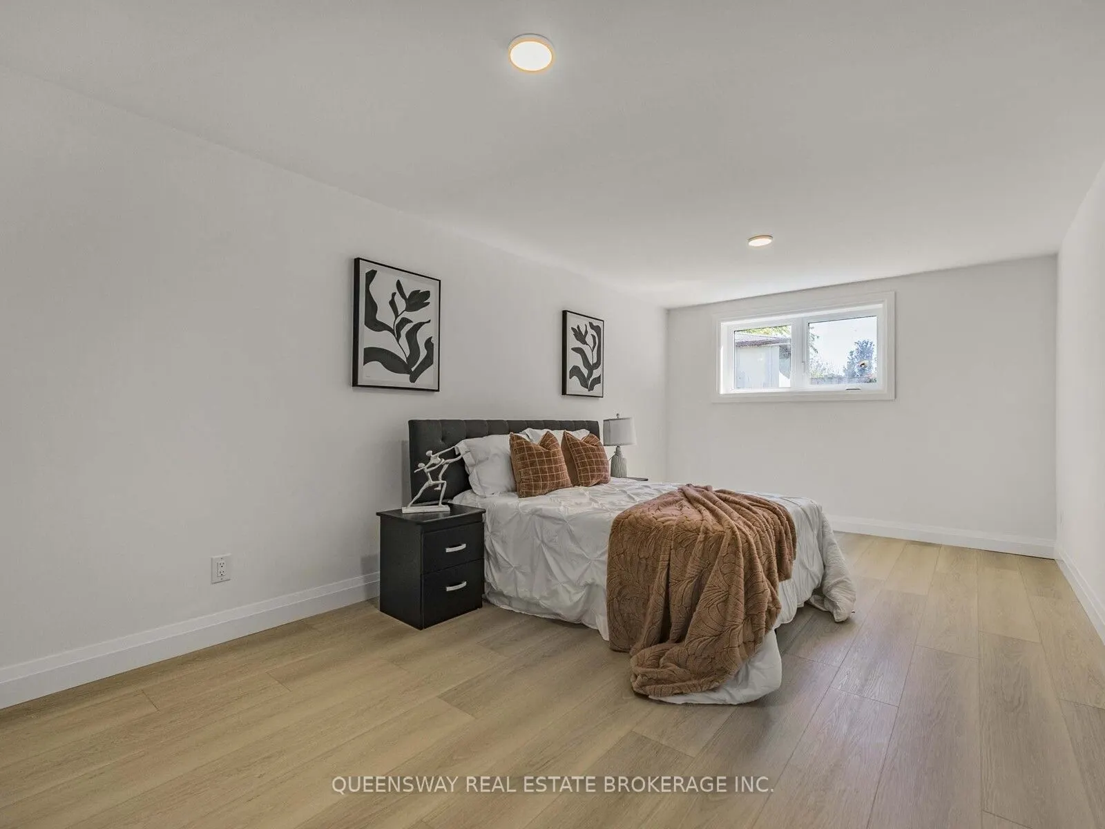 1128 Pinegrove Road