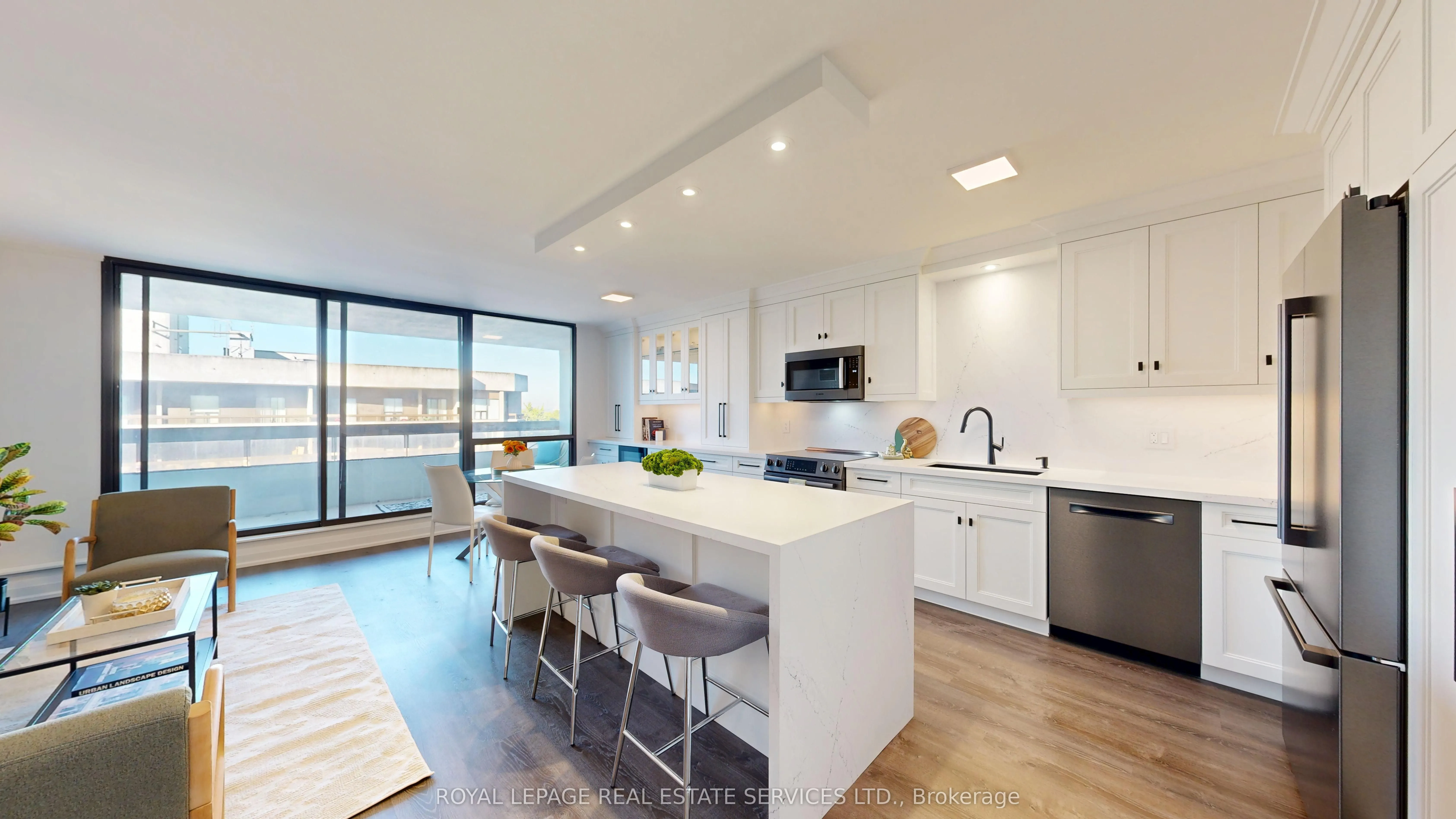 100 Quebec Avenue, #804