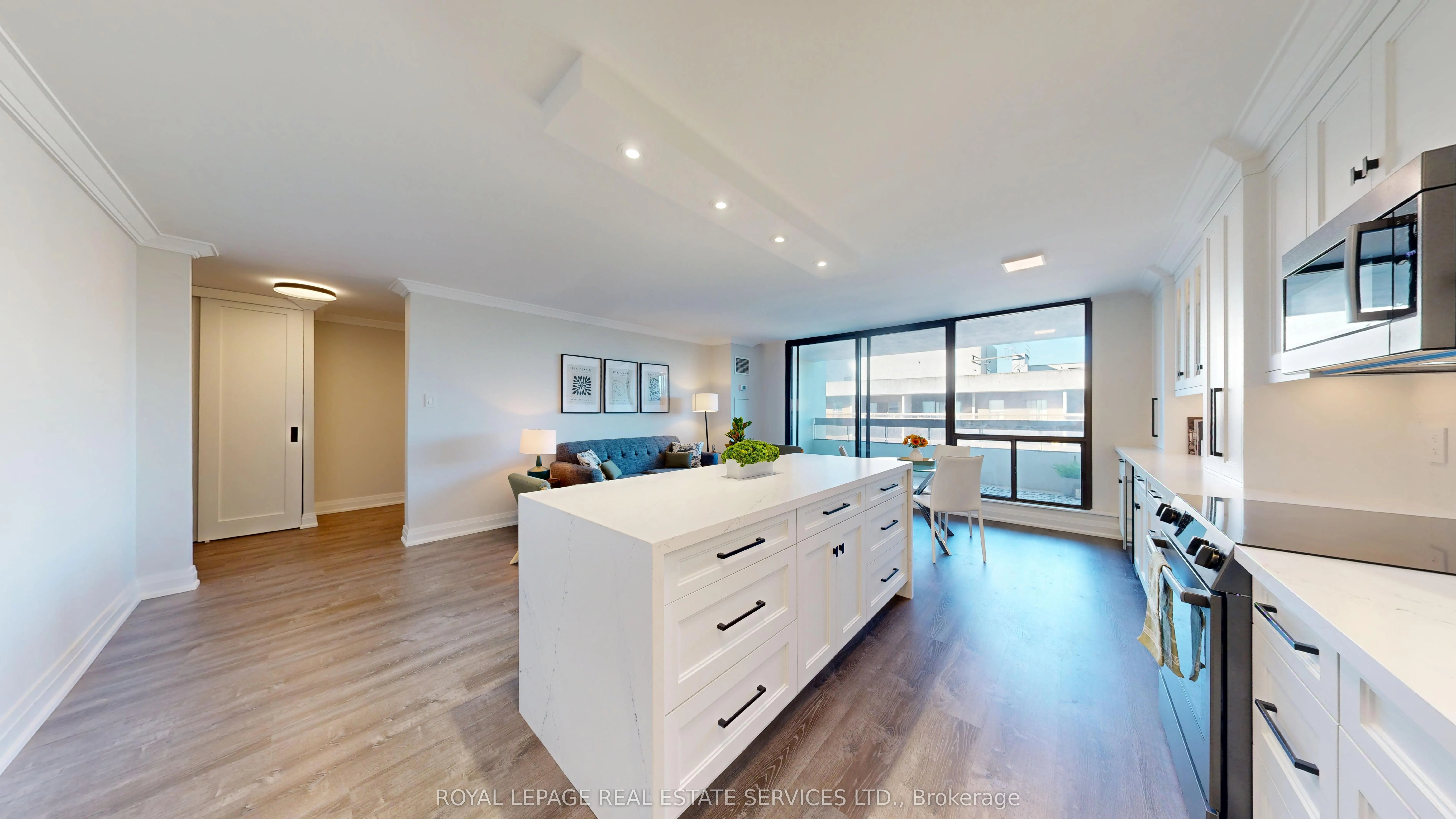 100 Quebec Avenue, #804