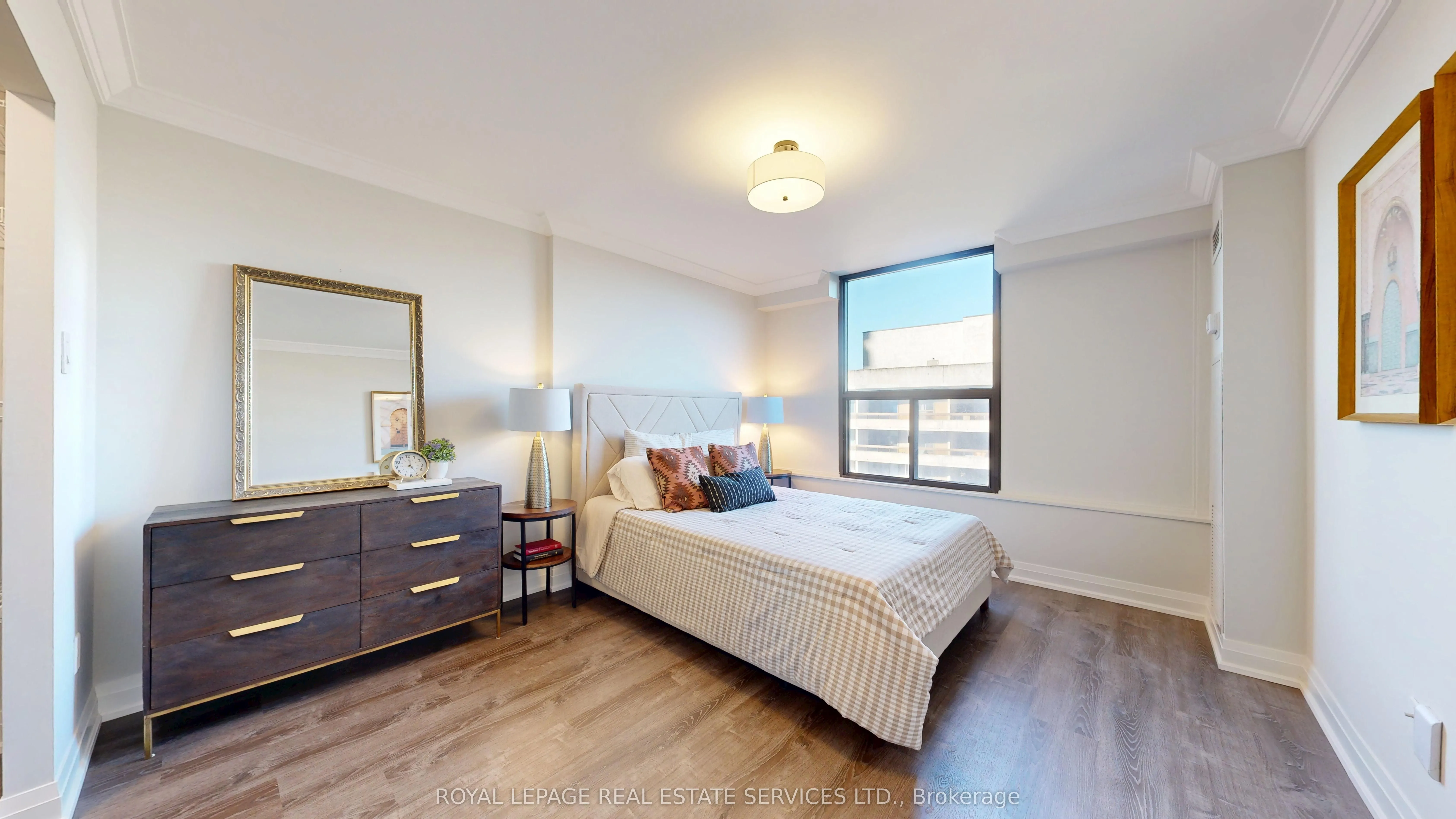 100 Quebec Avenue, #804