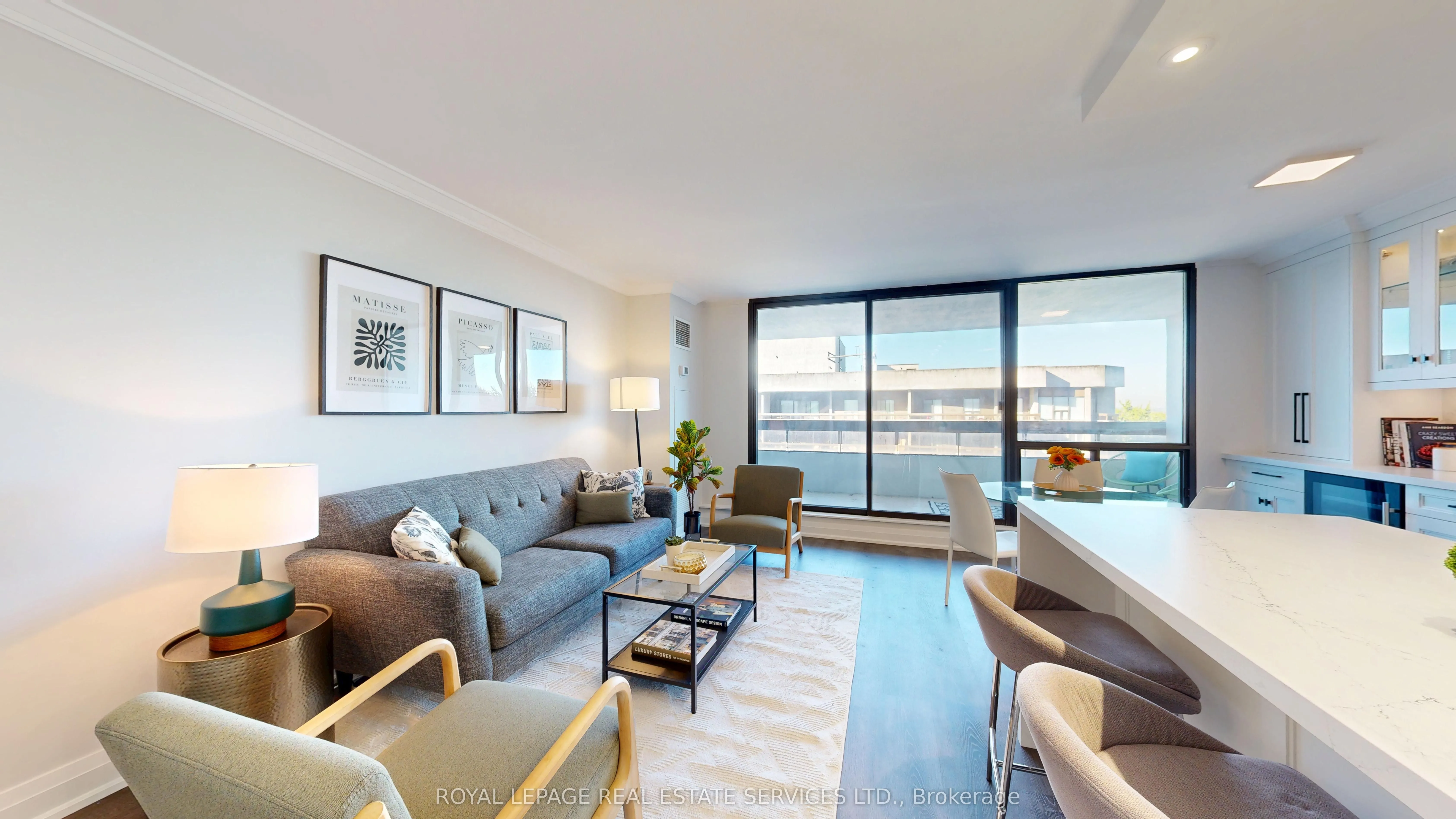 100 Quebec Avenue, #804