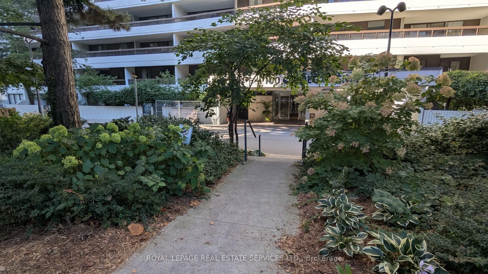 100 Quebec Avenue, #804