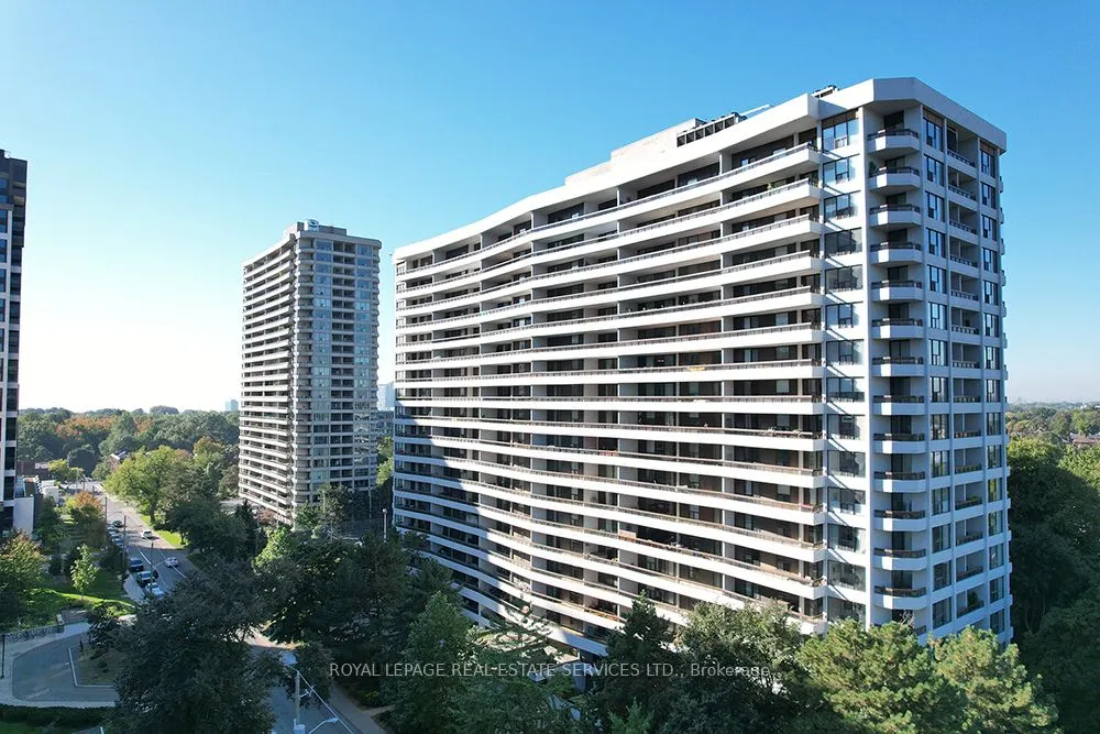 100 Quebec Avenue, #804