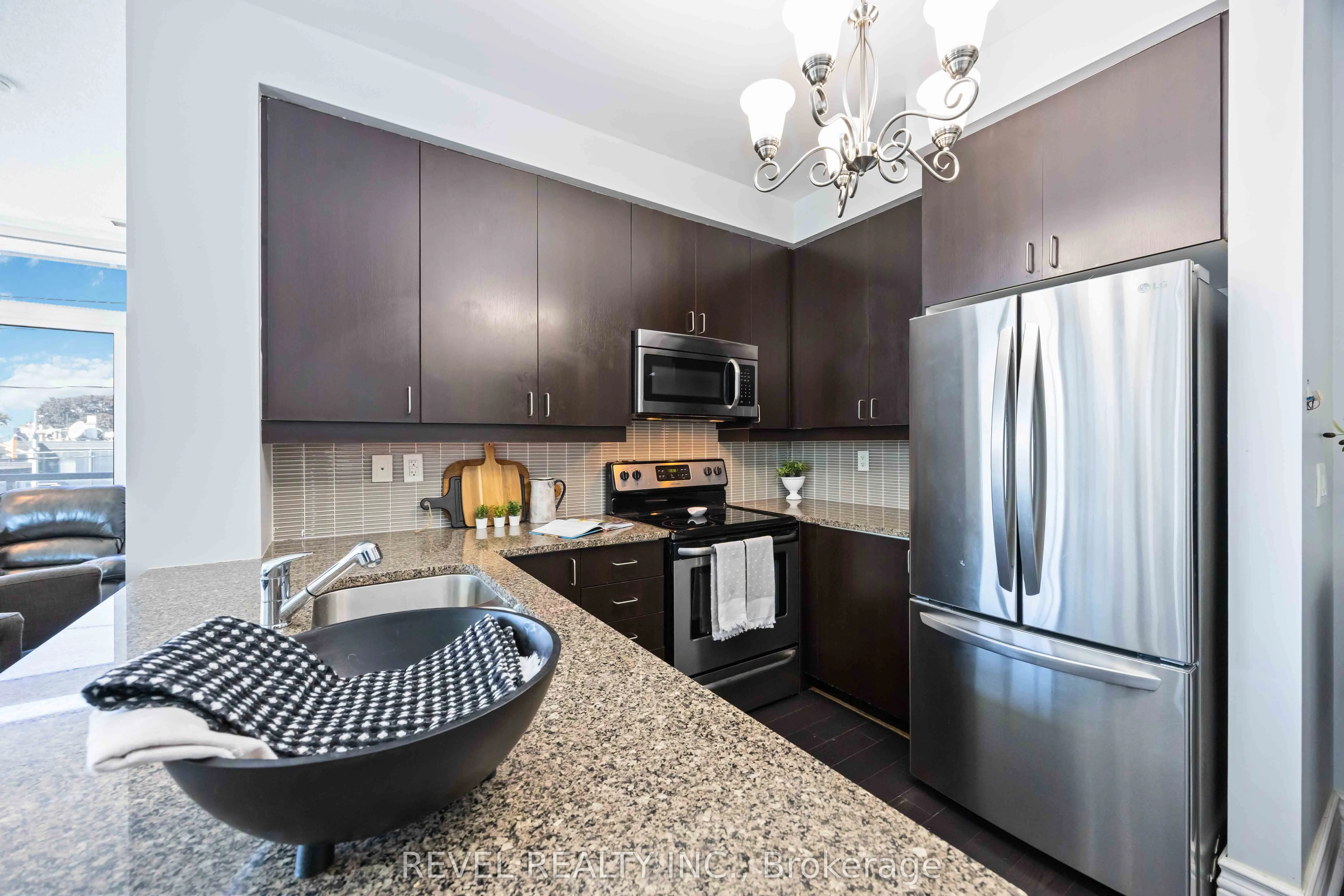 1185 The Queensway, #209