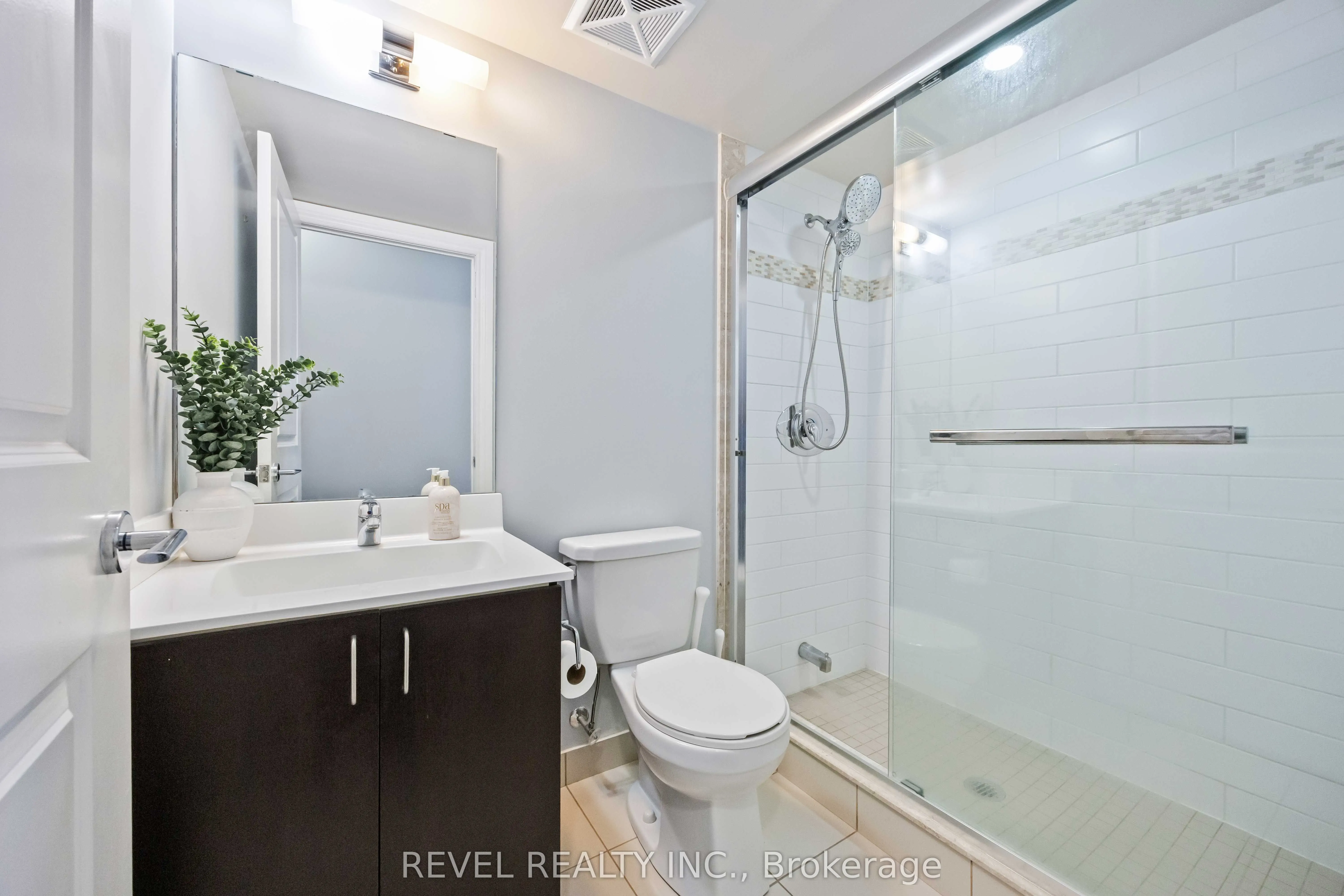 1185 The Queensway, #209