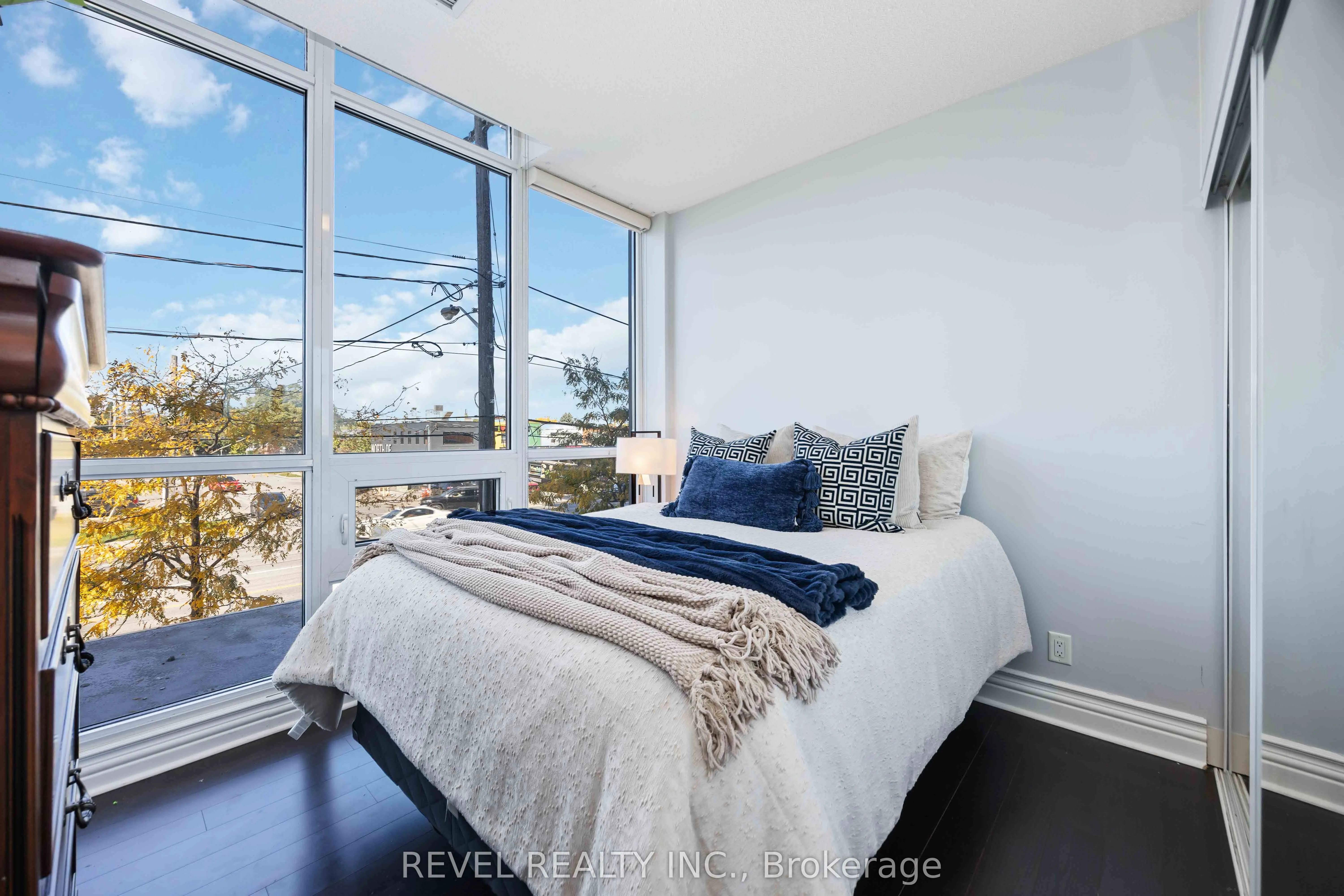 1185 The Queensway, #209