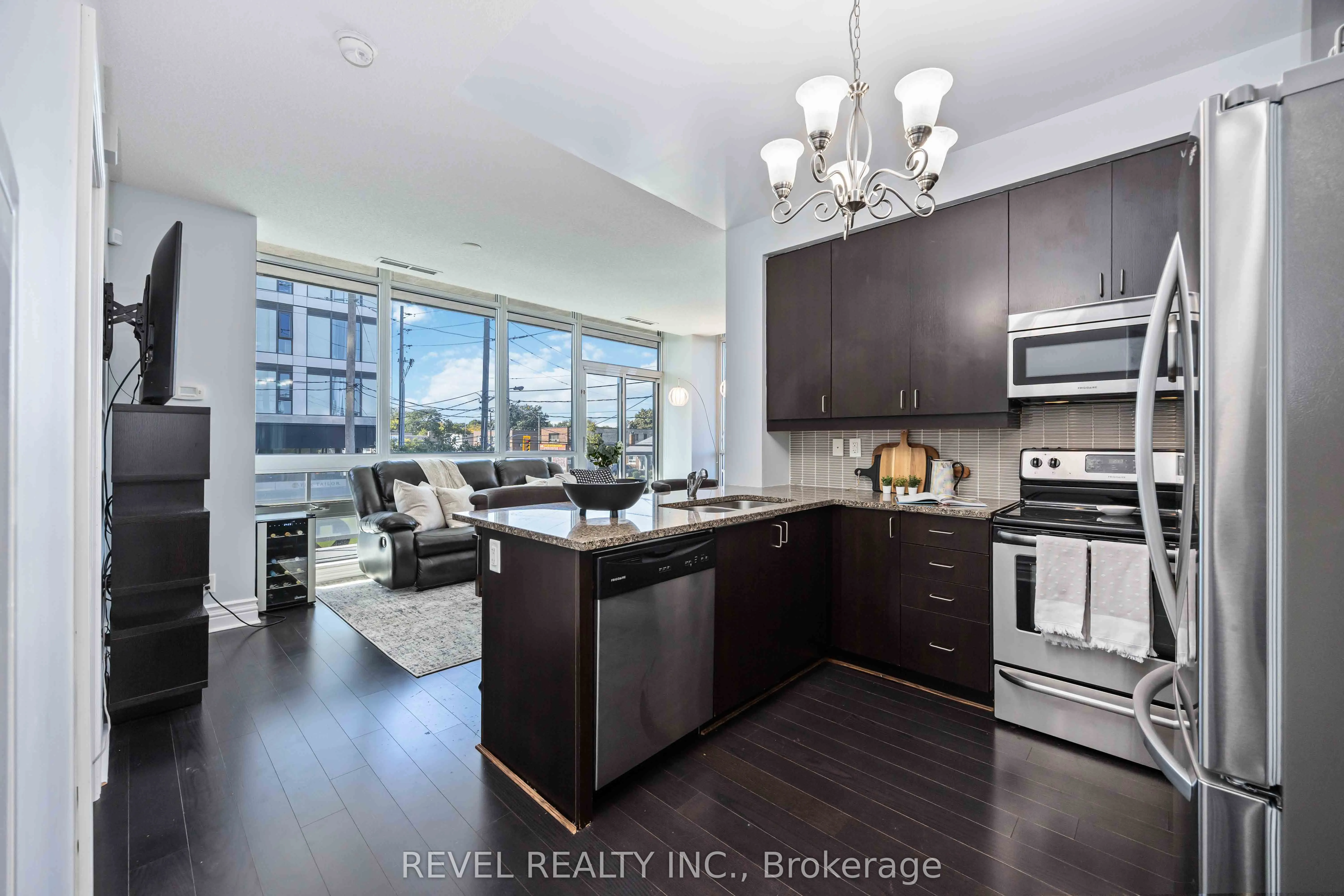1185 The Queensway, #209
