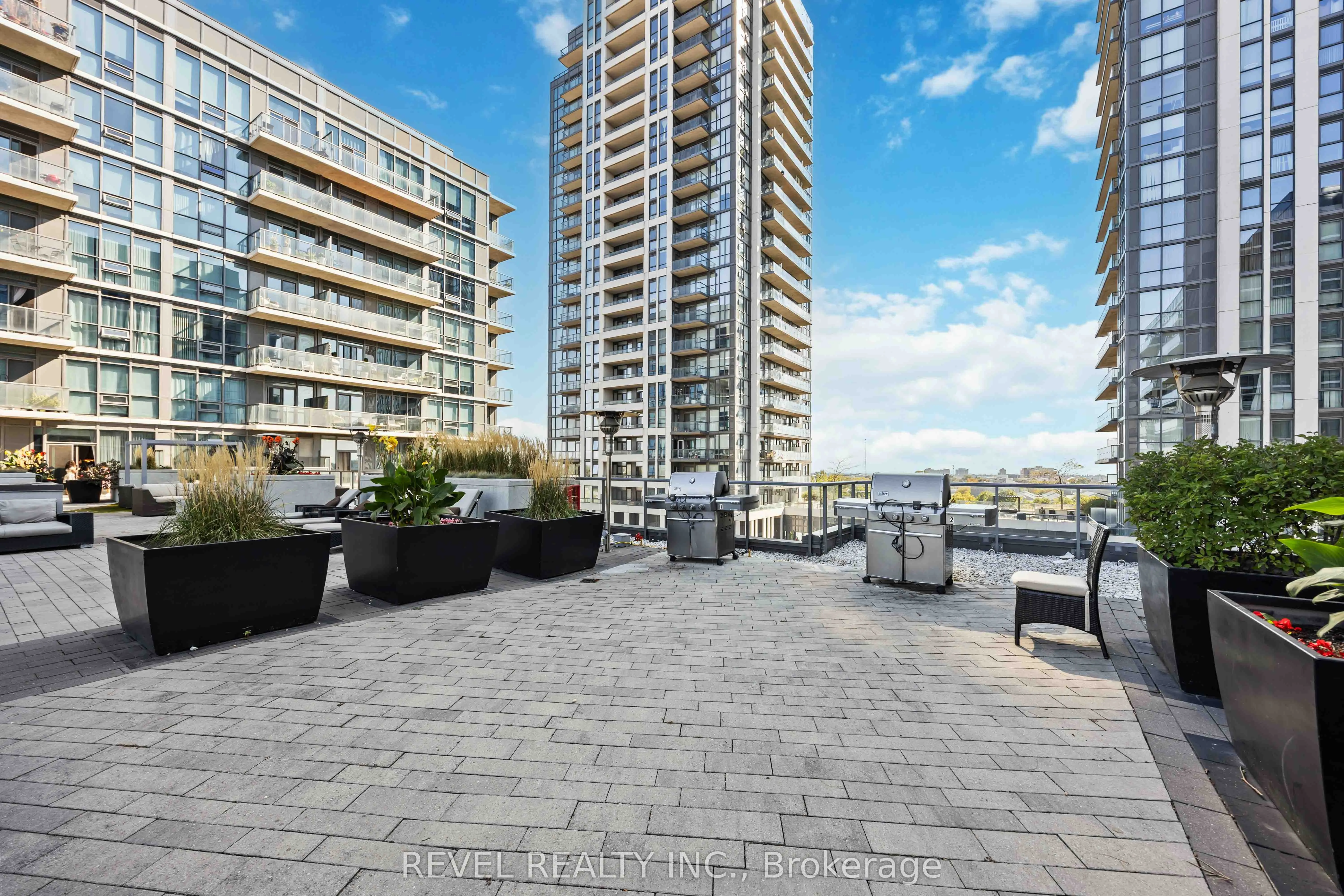 1185 The Queensway, #209