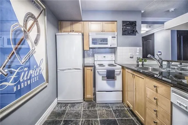 2121 Lake Shore Boulevard W, #209