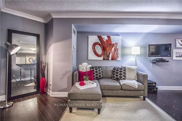 2121 Lake Shore Boulevard W, #209