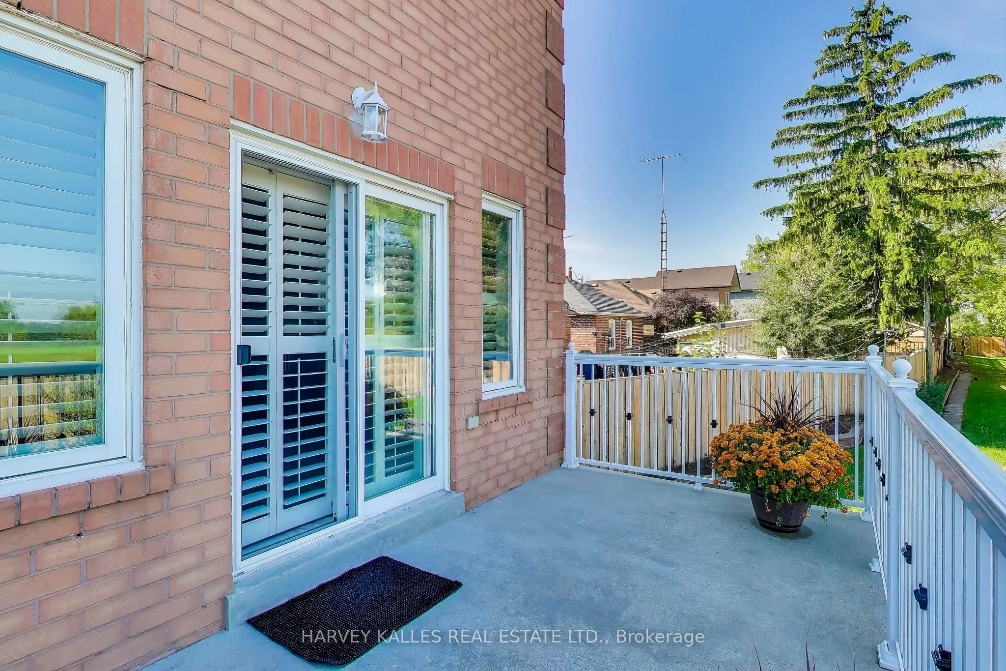 4 Corbett Avenue