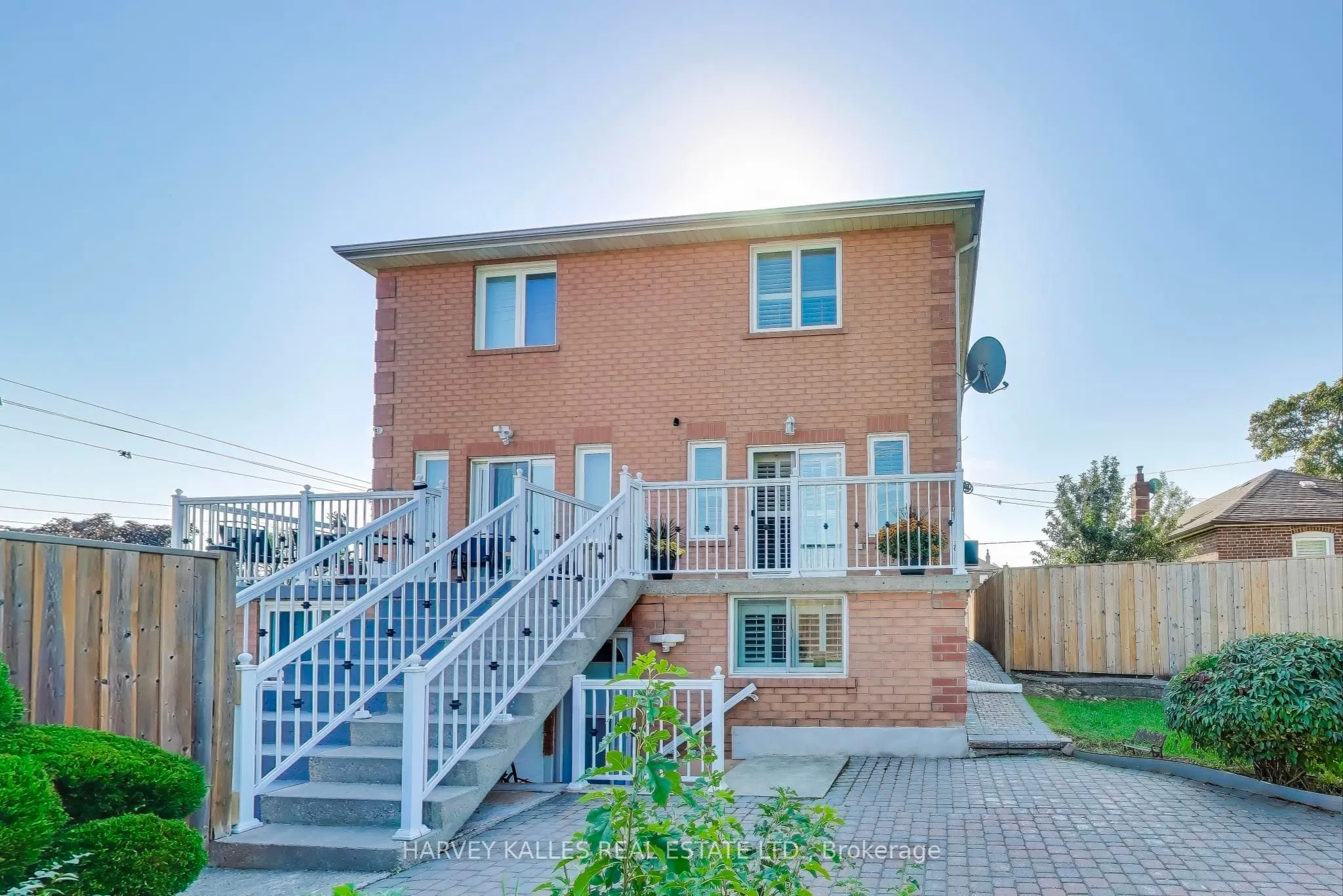 4 Corbett Avenue