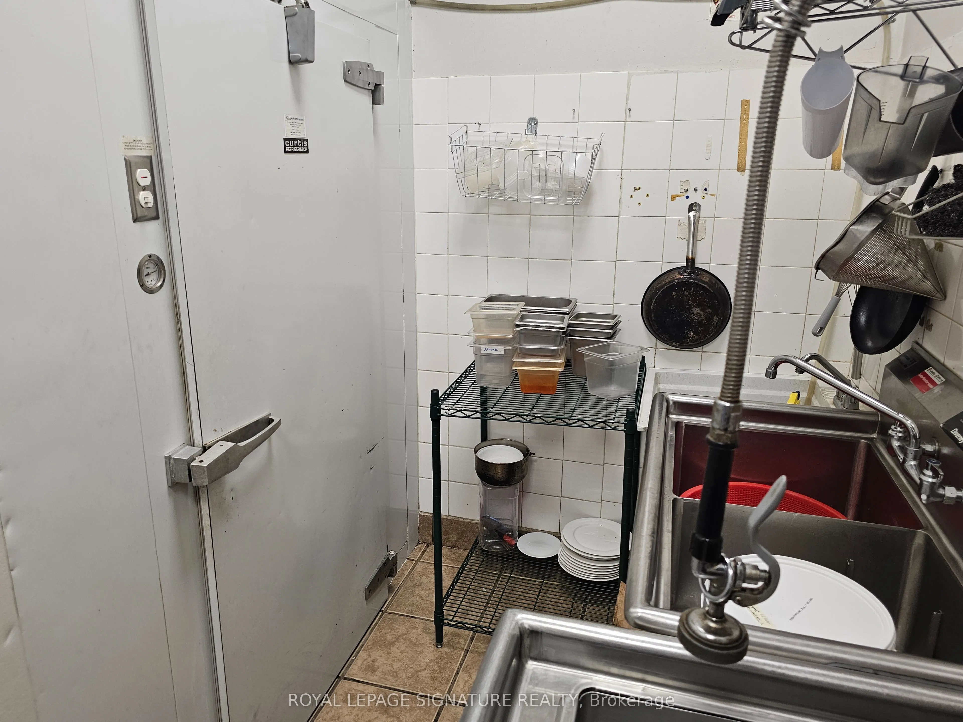 2880 Queen Street E, #3