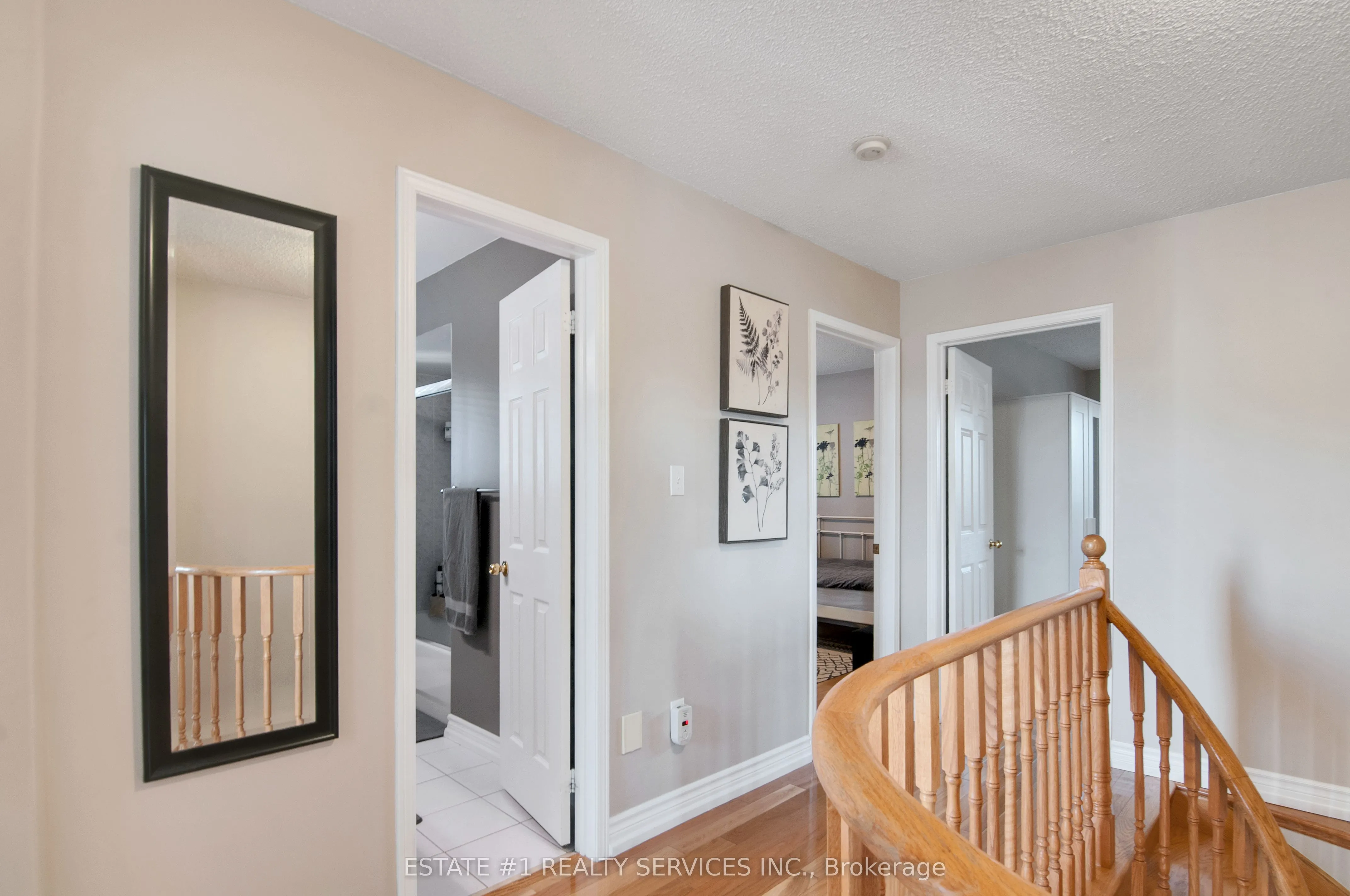 102 Cresthaven Road