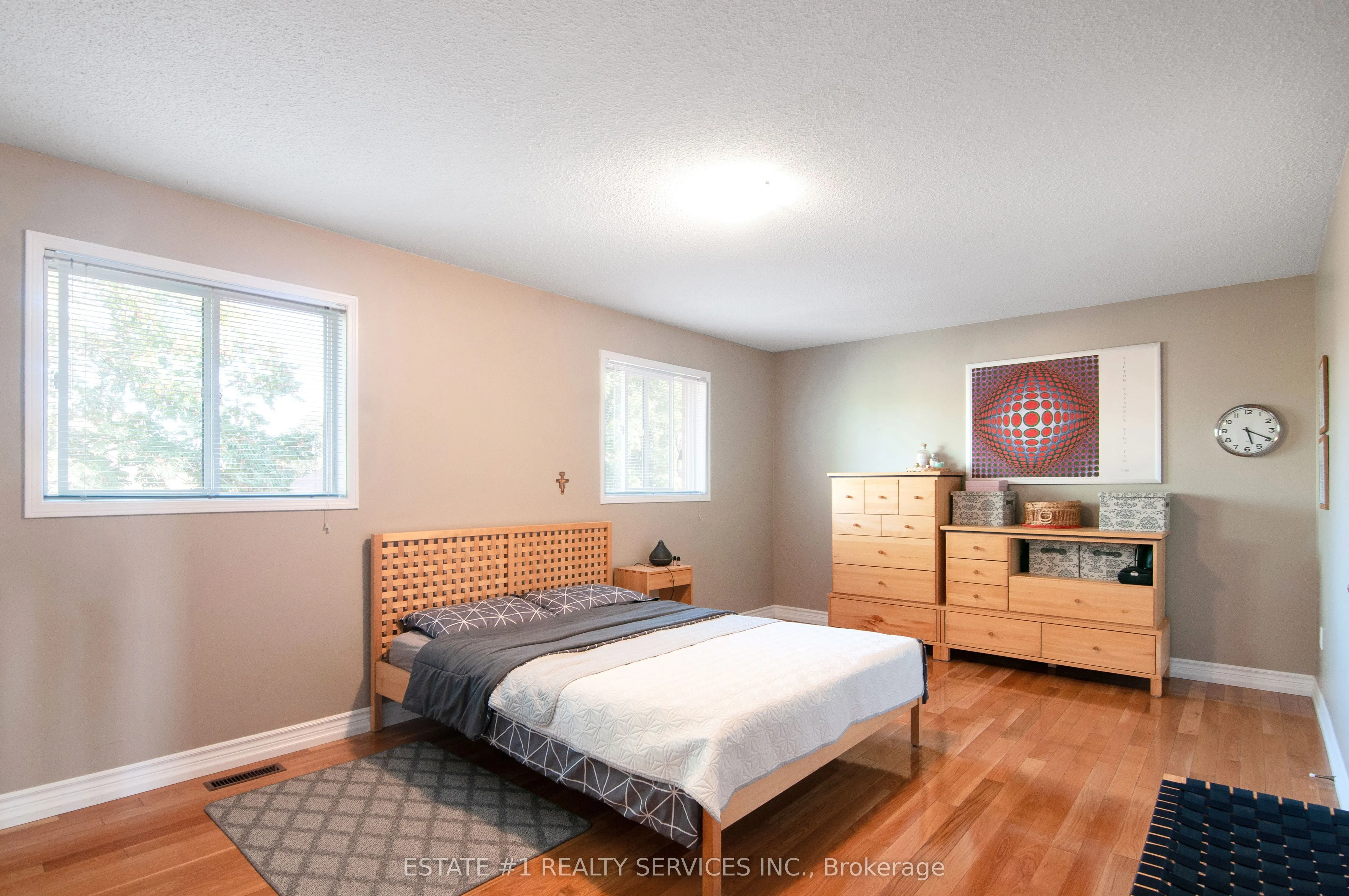102 Cresthaven Road