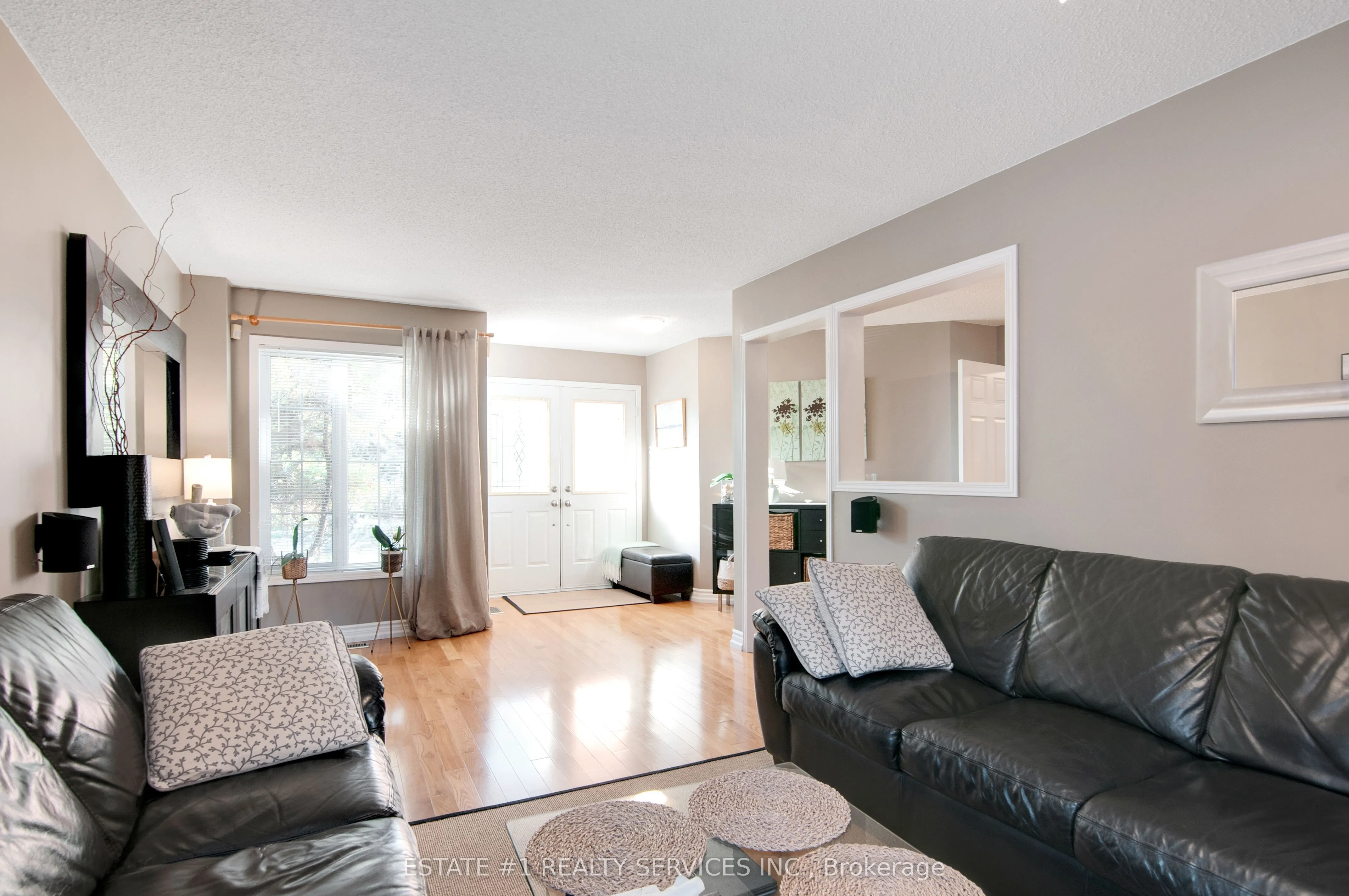 102 Cresthaven Road