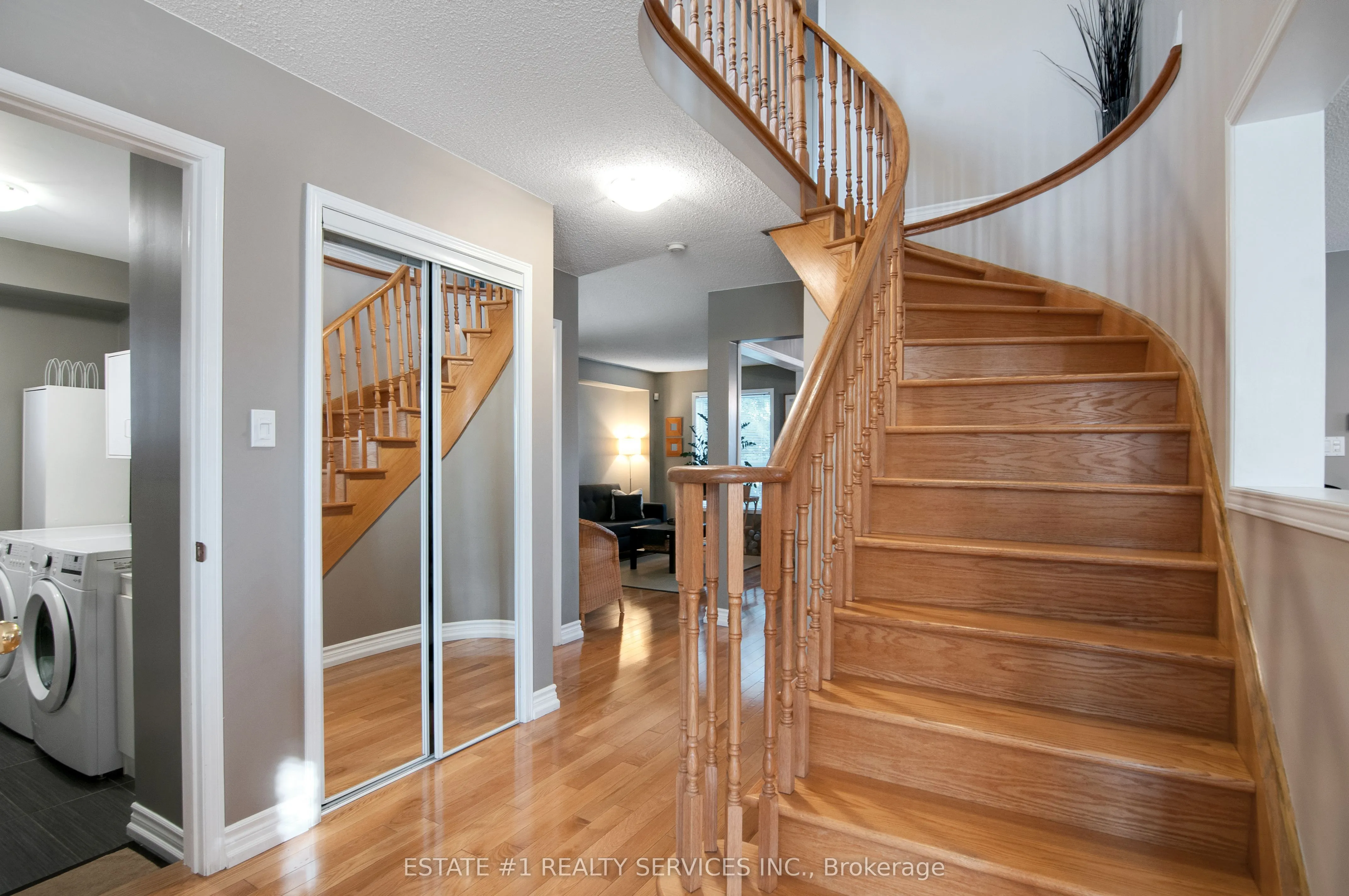 102 Cresthaven Road