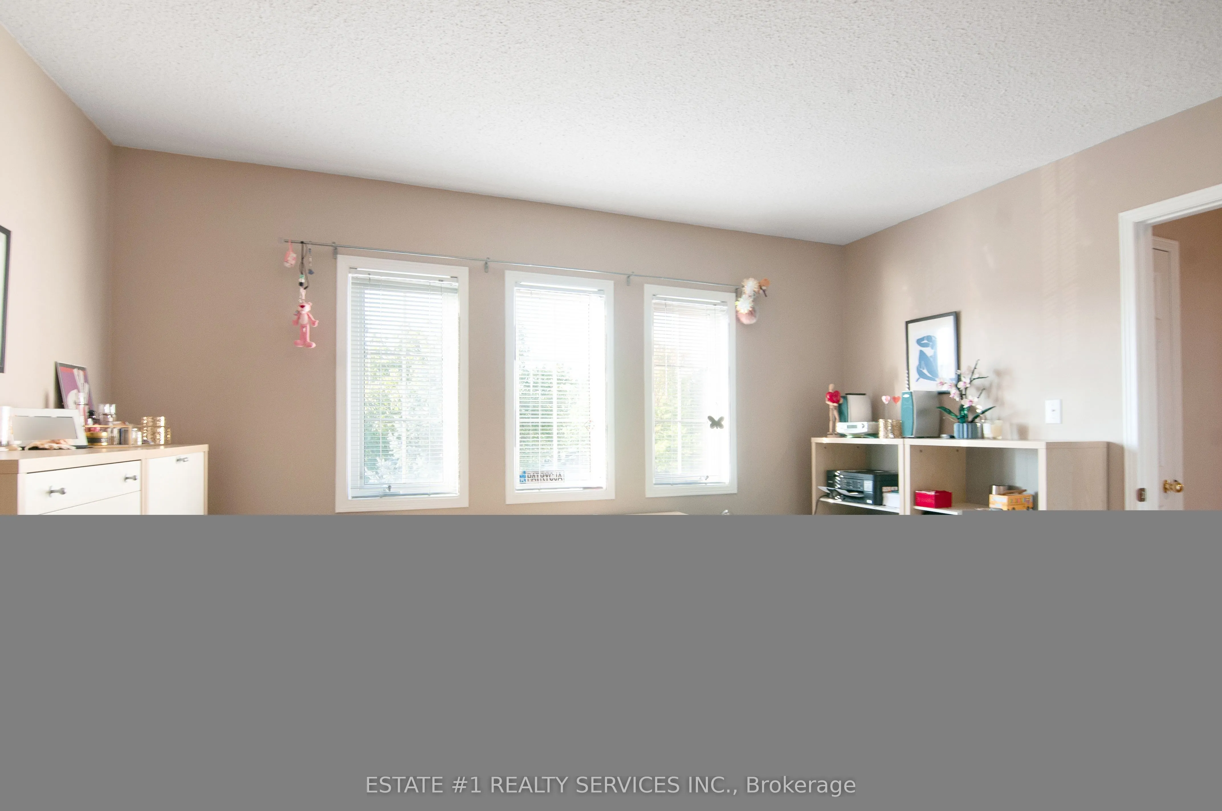 102 Cresthaven Road
