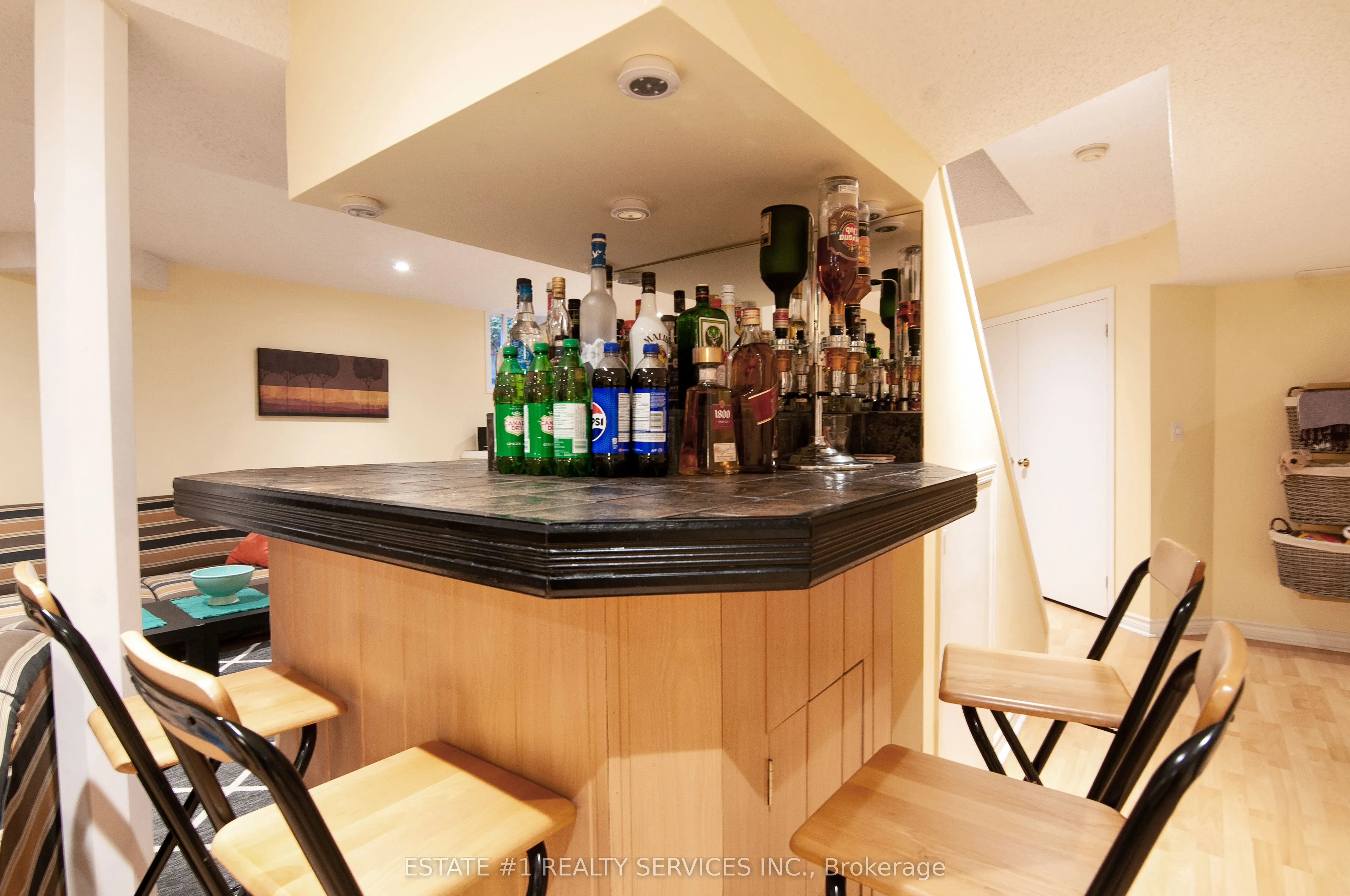 102 Cresthaven Road