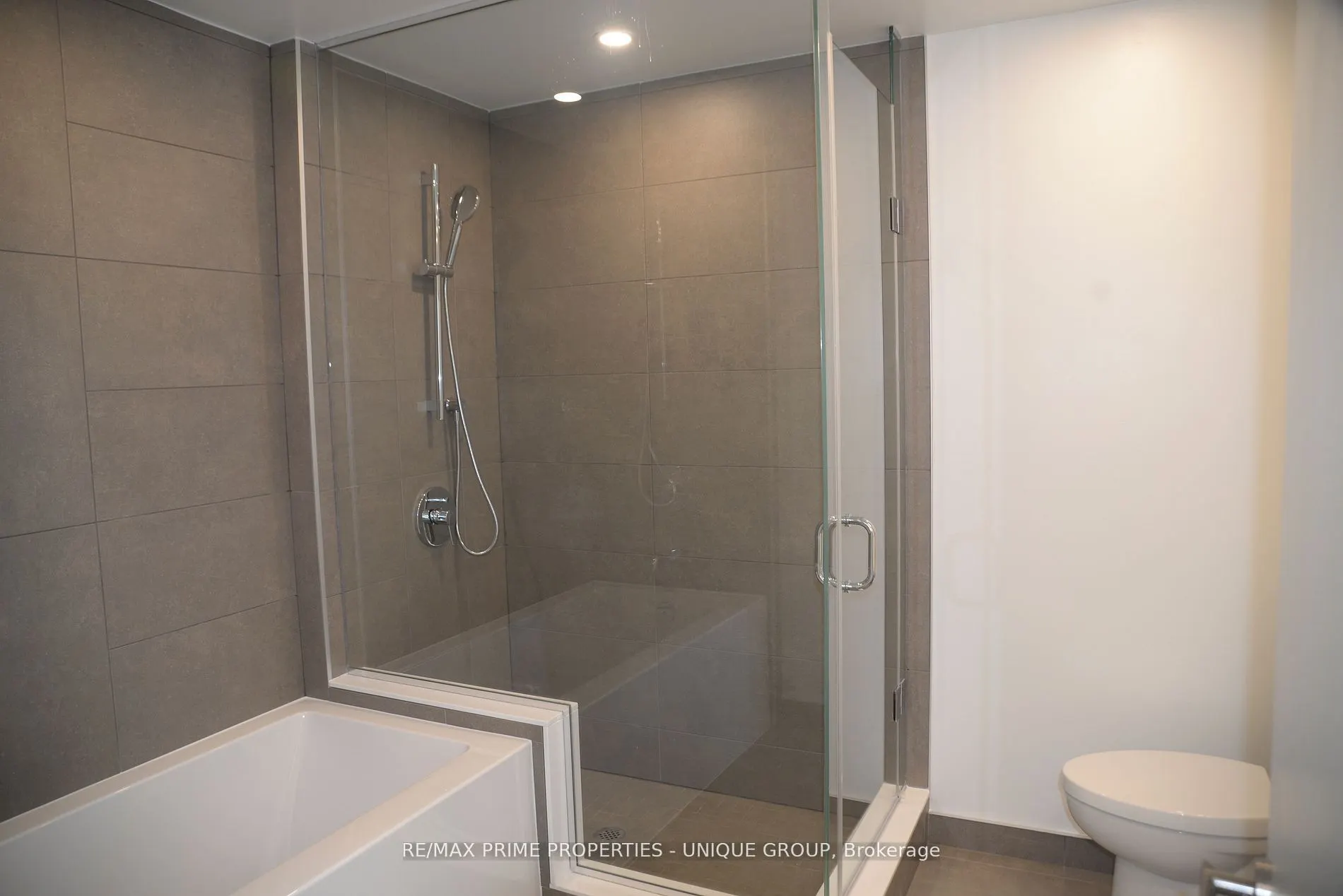 374 Martha Street, #2305
