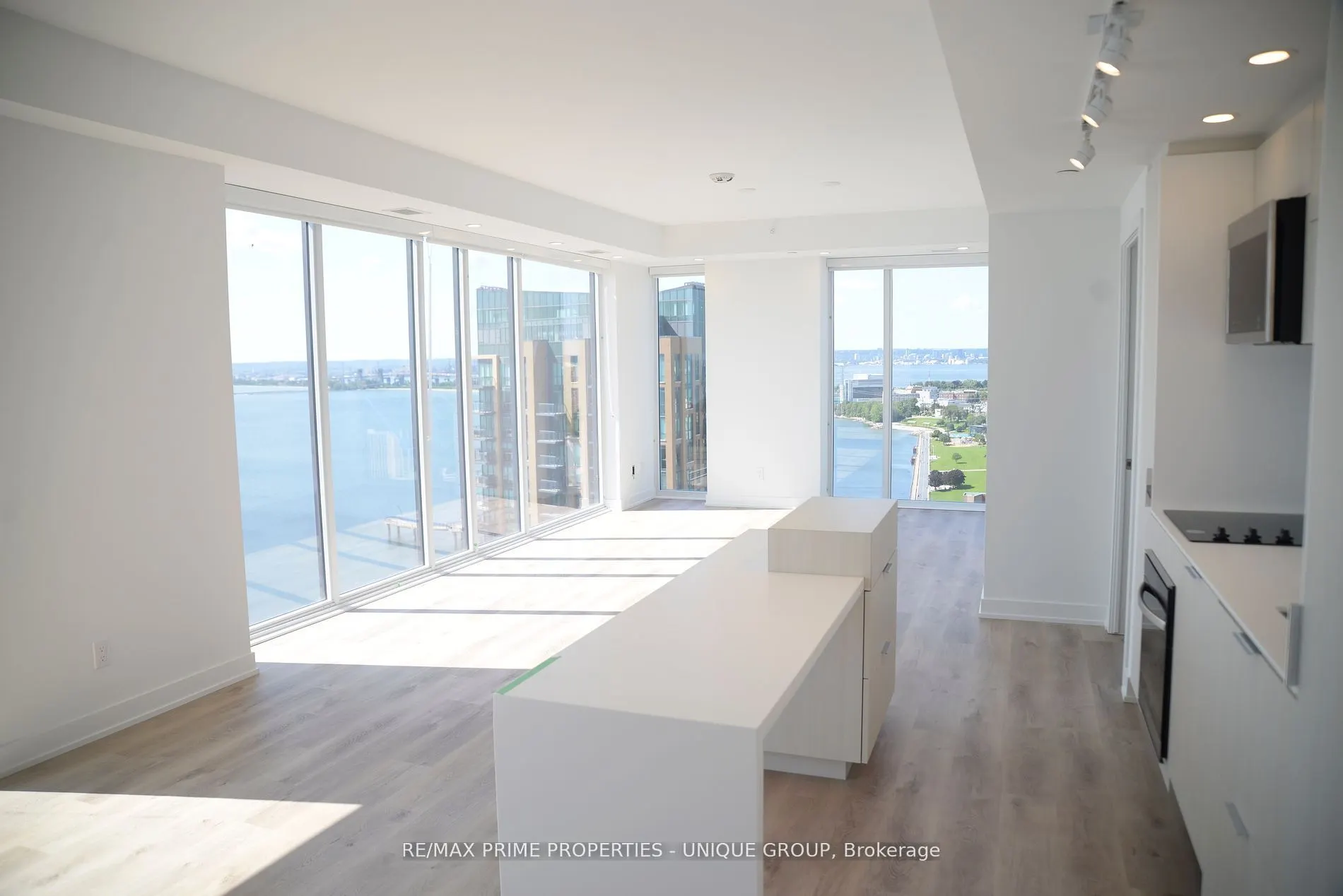 374 Martha Street, #2305
