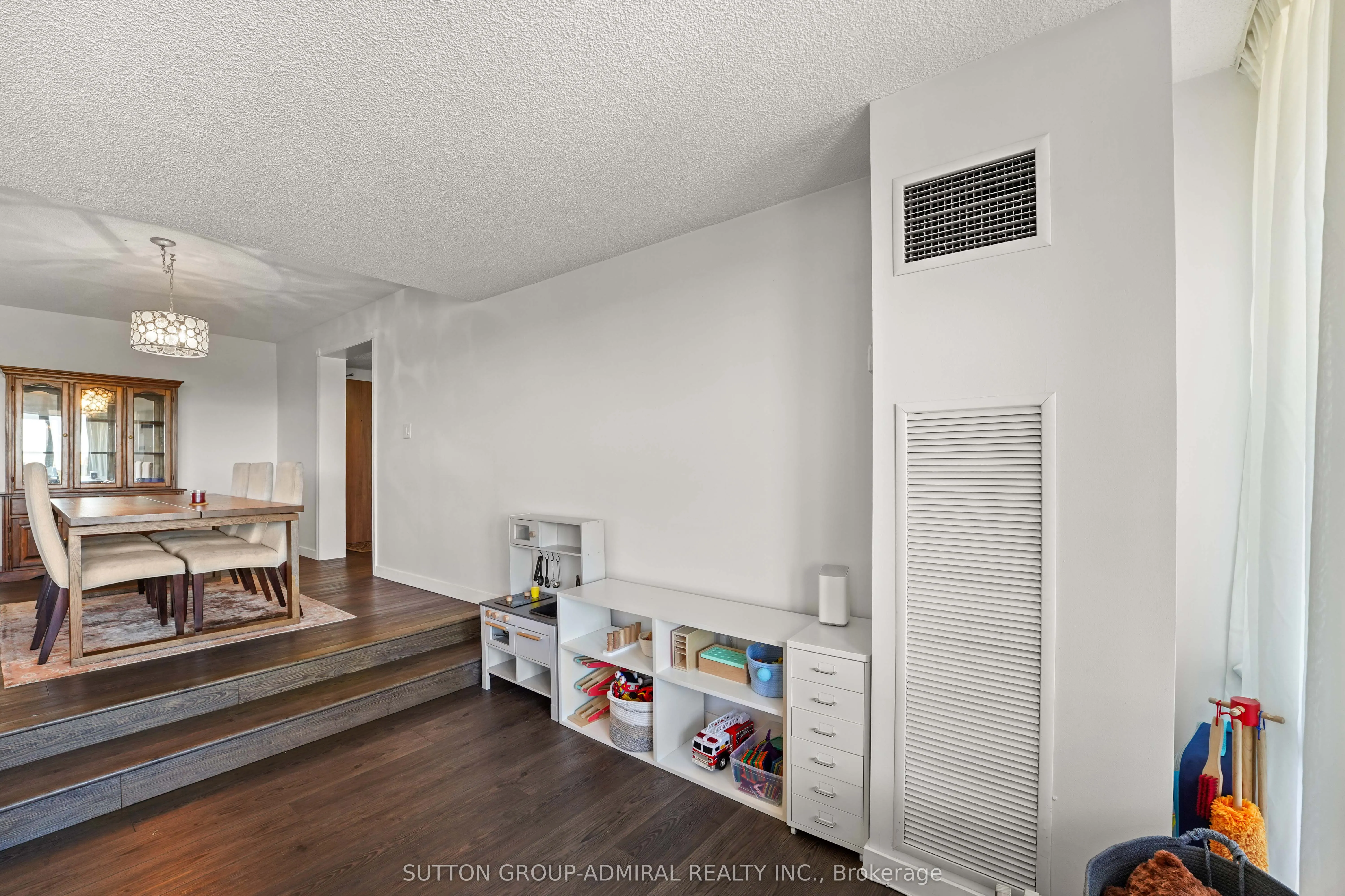 270 Scarlett Road, #1001