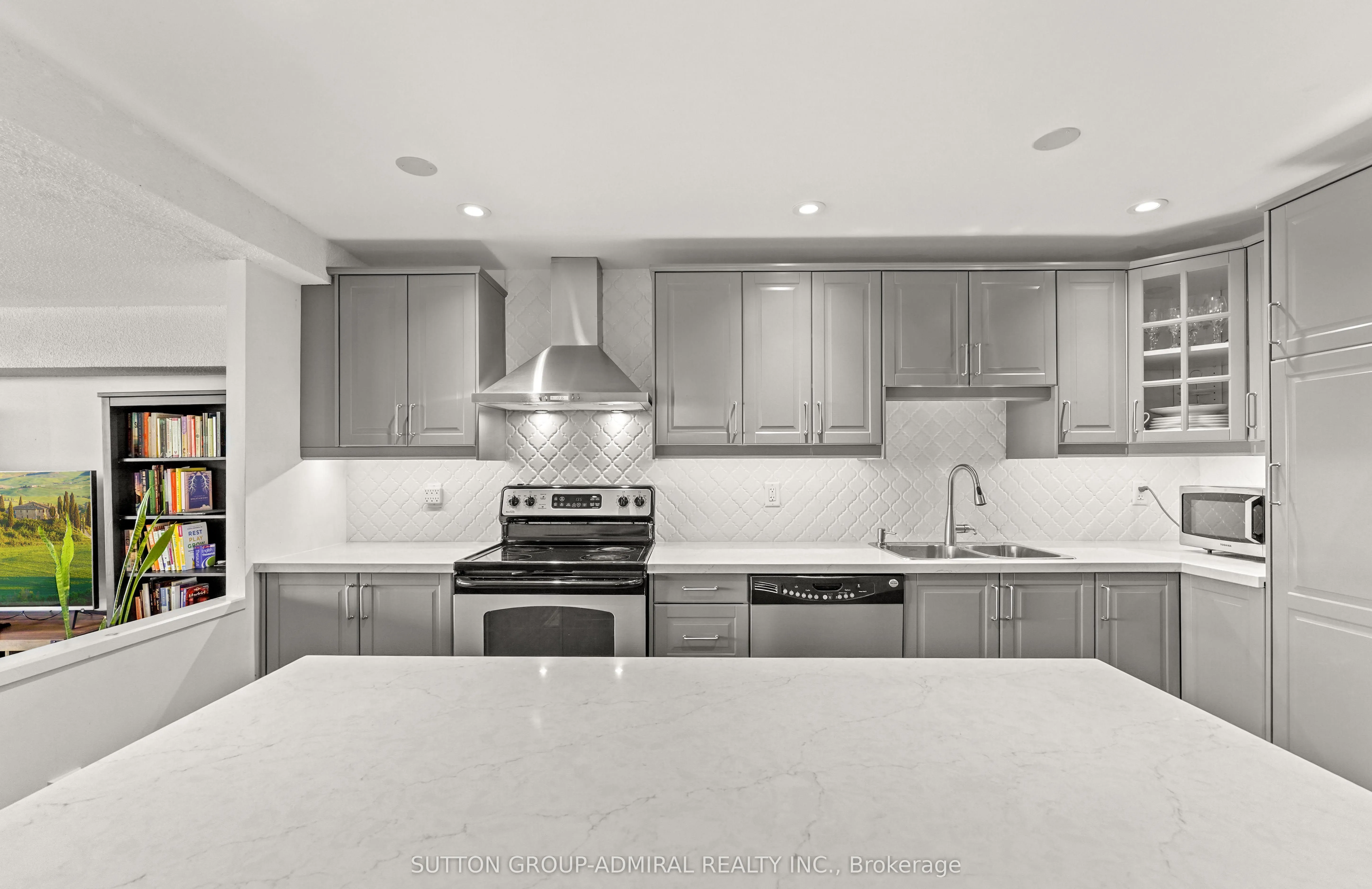 270 Scarlett Road, #1001