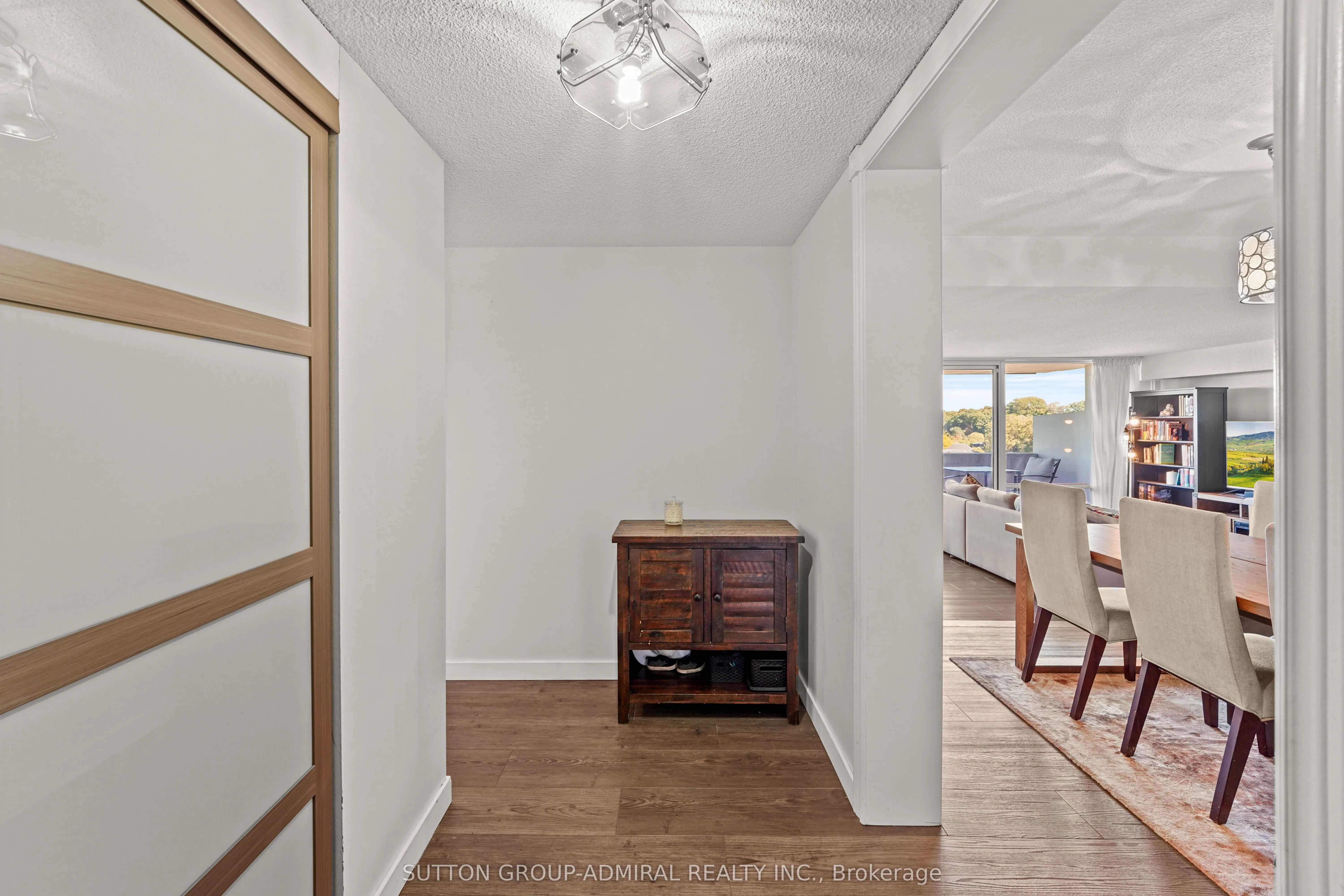 270 Scarlett Road, #1001