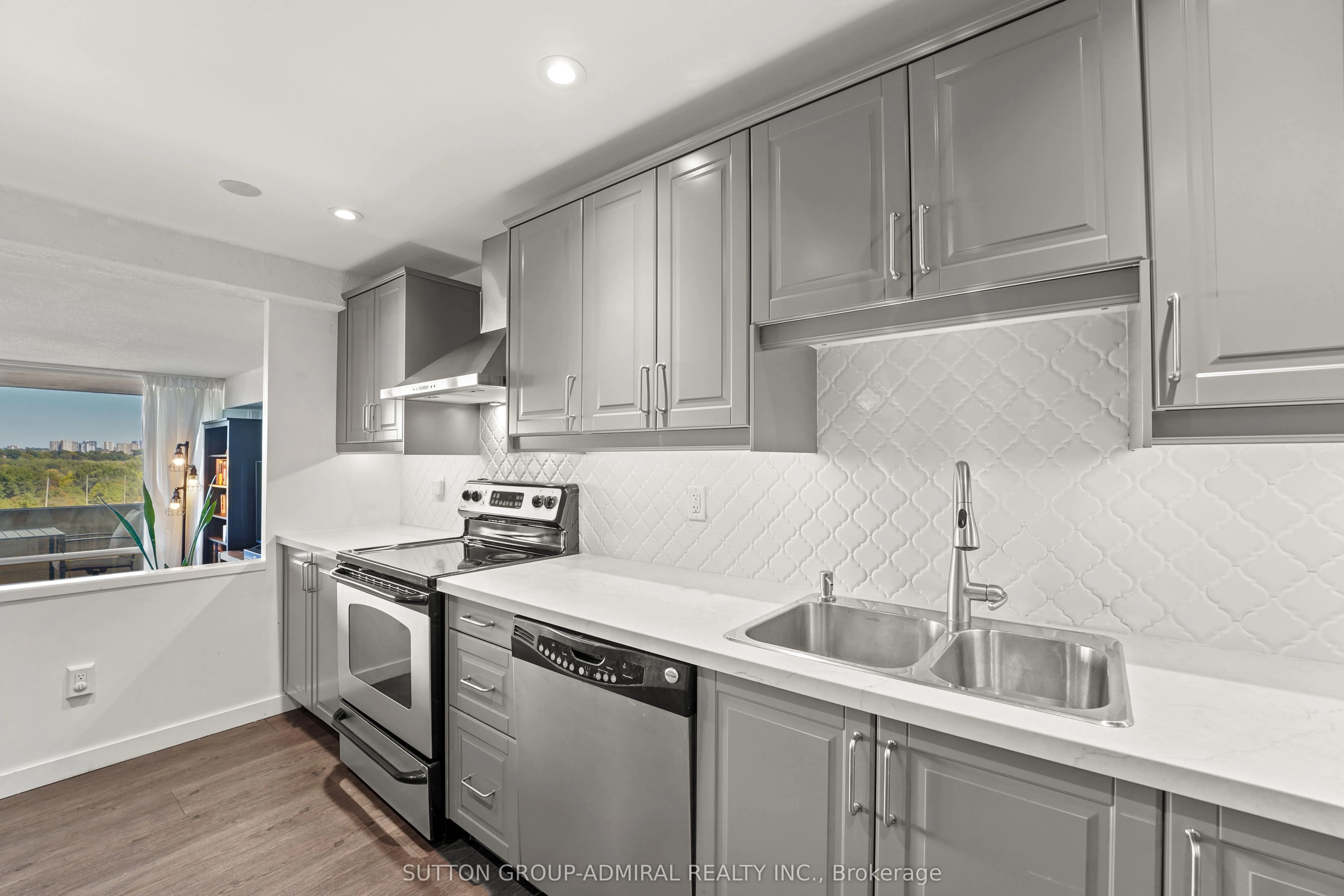 270 Scarlett Road, #1001