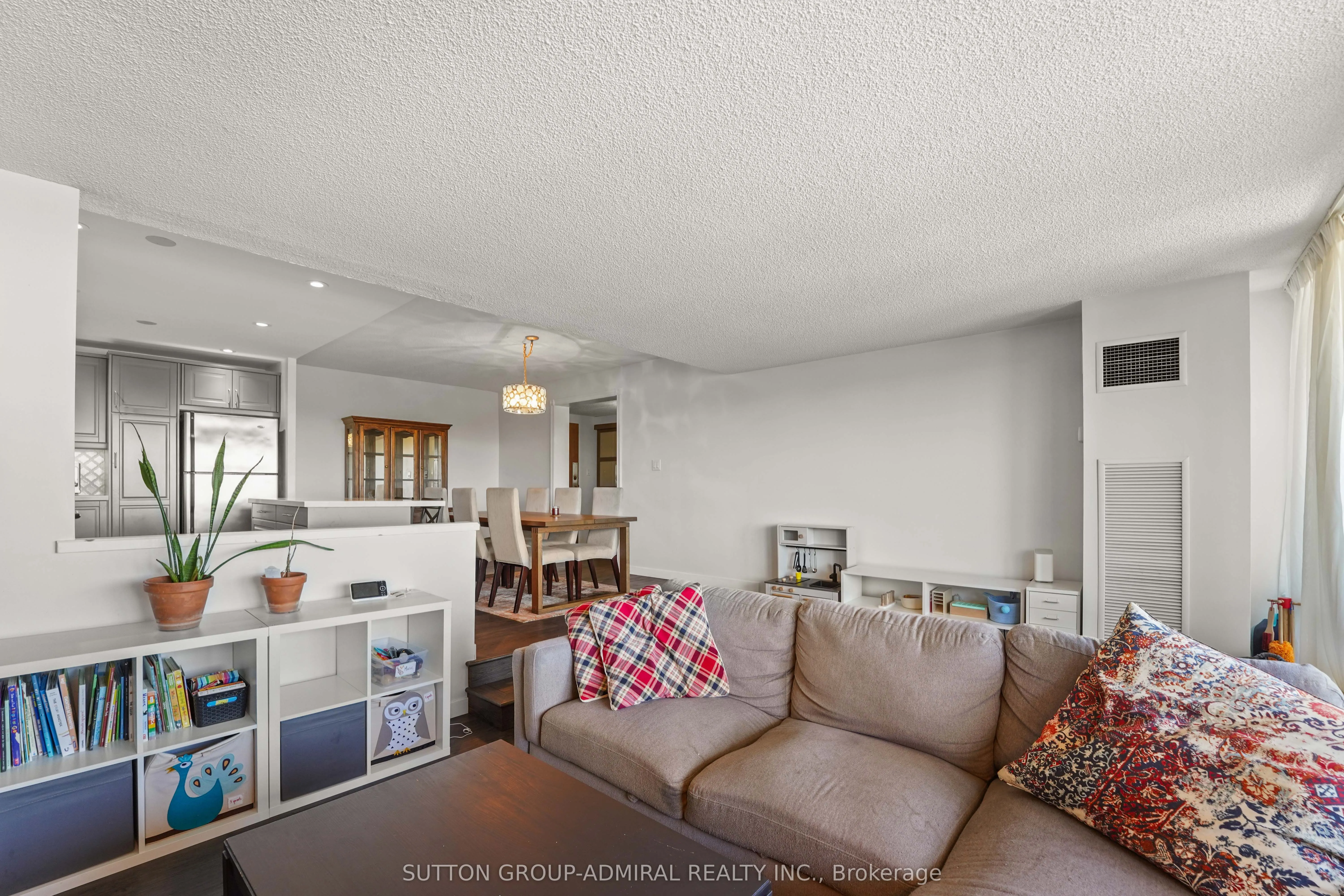 270 Scarlett Road, #1001