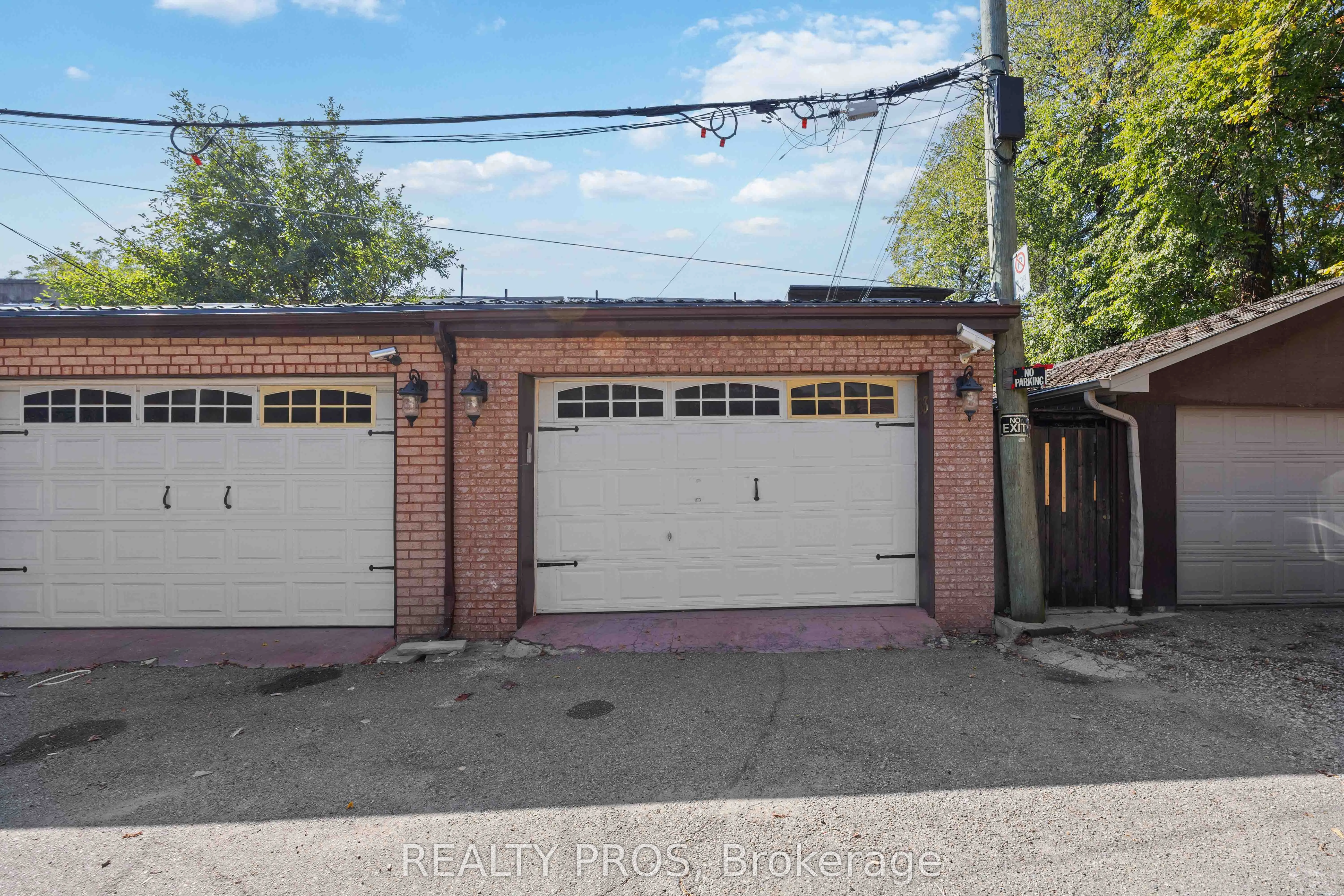 33 Lansdowne Avenue