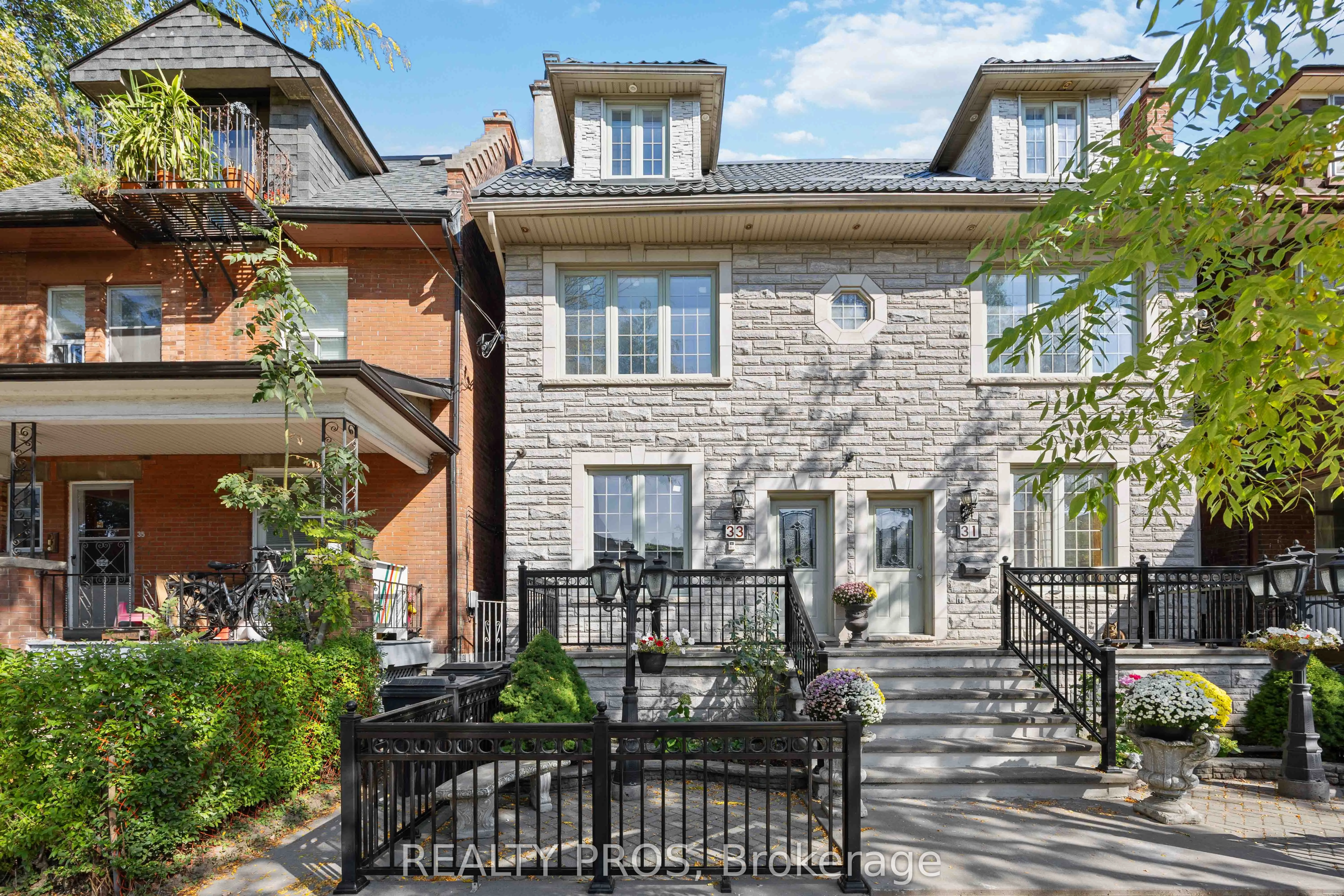 33 Lansdowne Avenue
