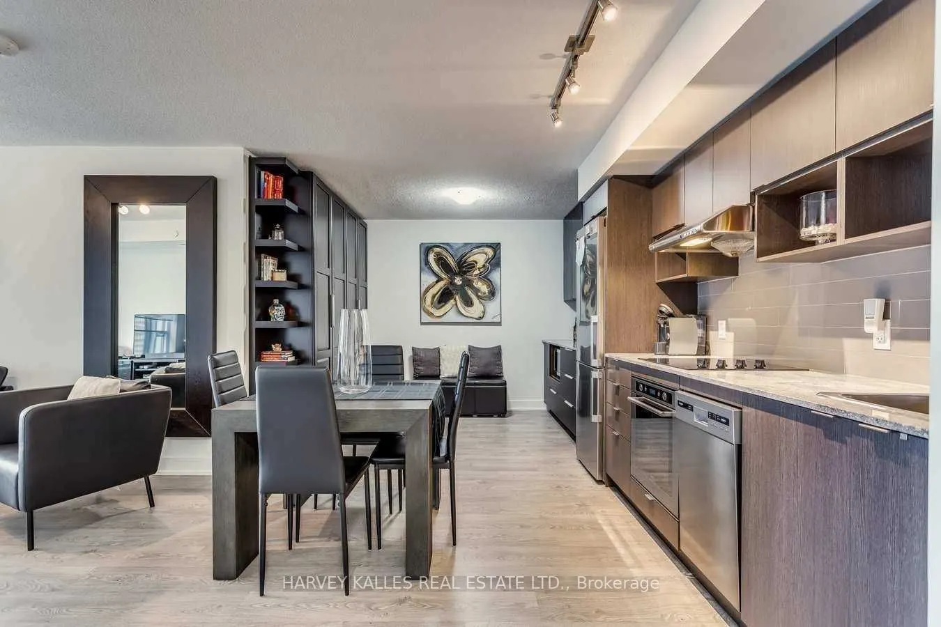 7 Mabelle Avenue, #1206