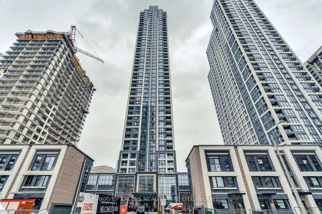 7 Mabelle Avenue, #1206