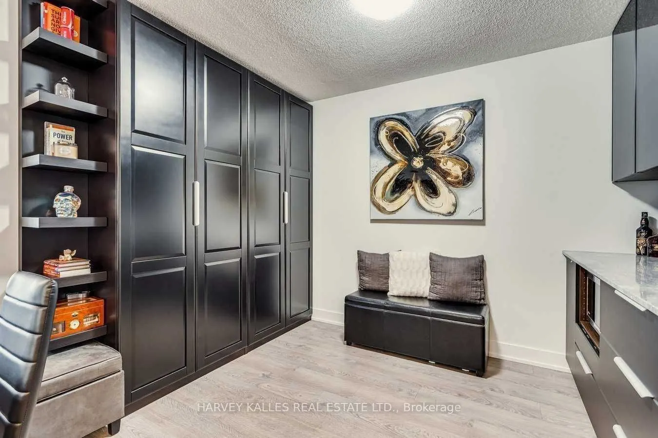 7 Mabelle Avenue, #1206