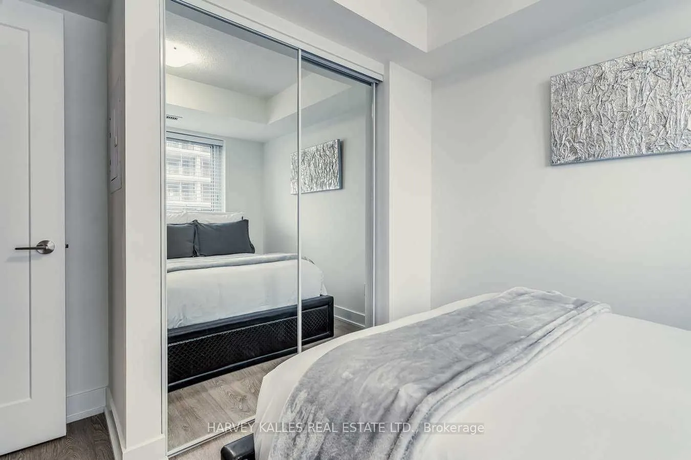 7 Mabelle Avenue, #1206
