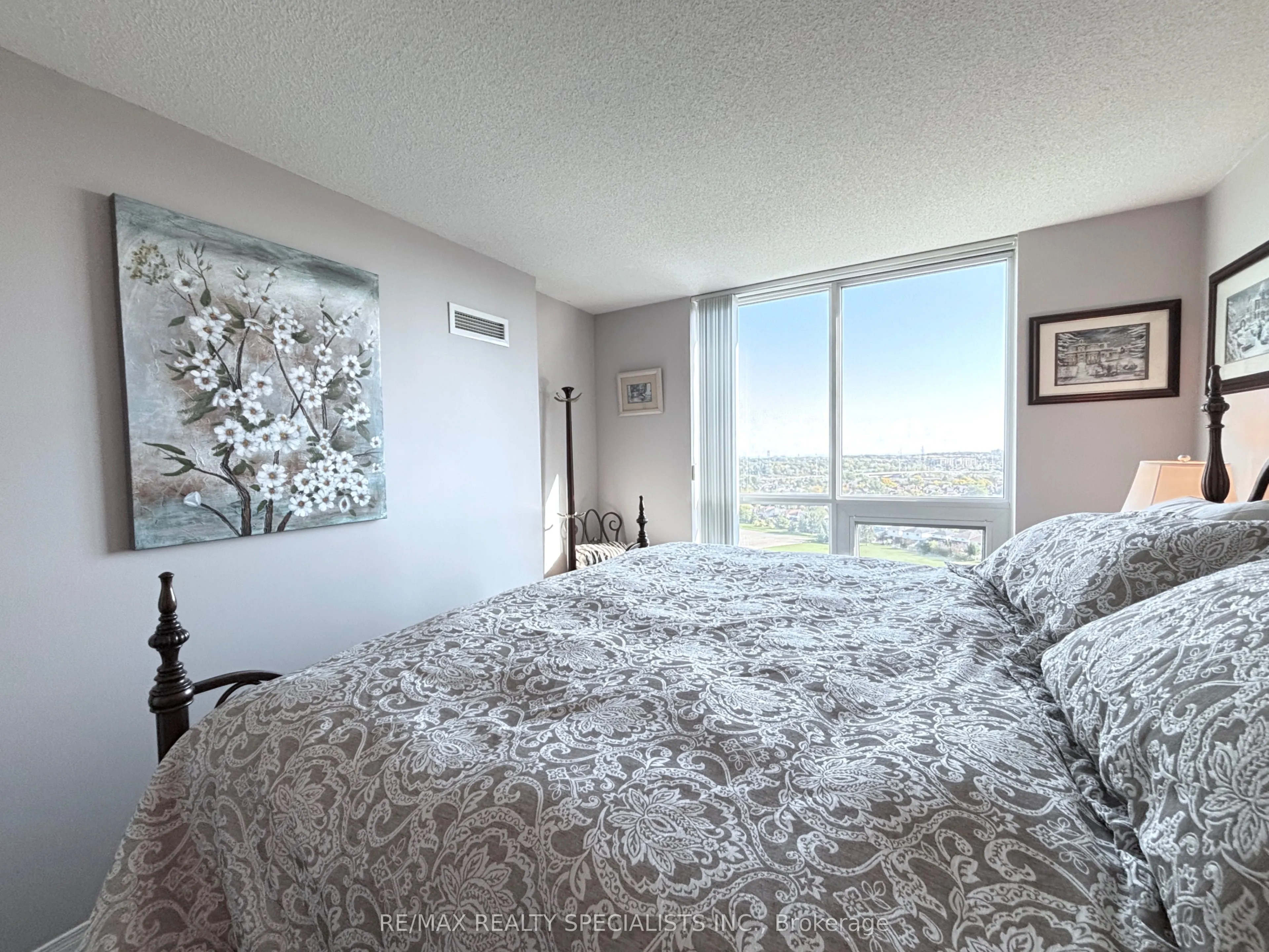 4900 Glen Erin Drive, #1604