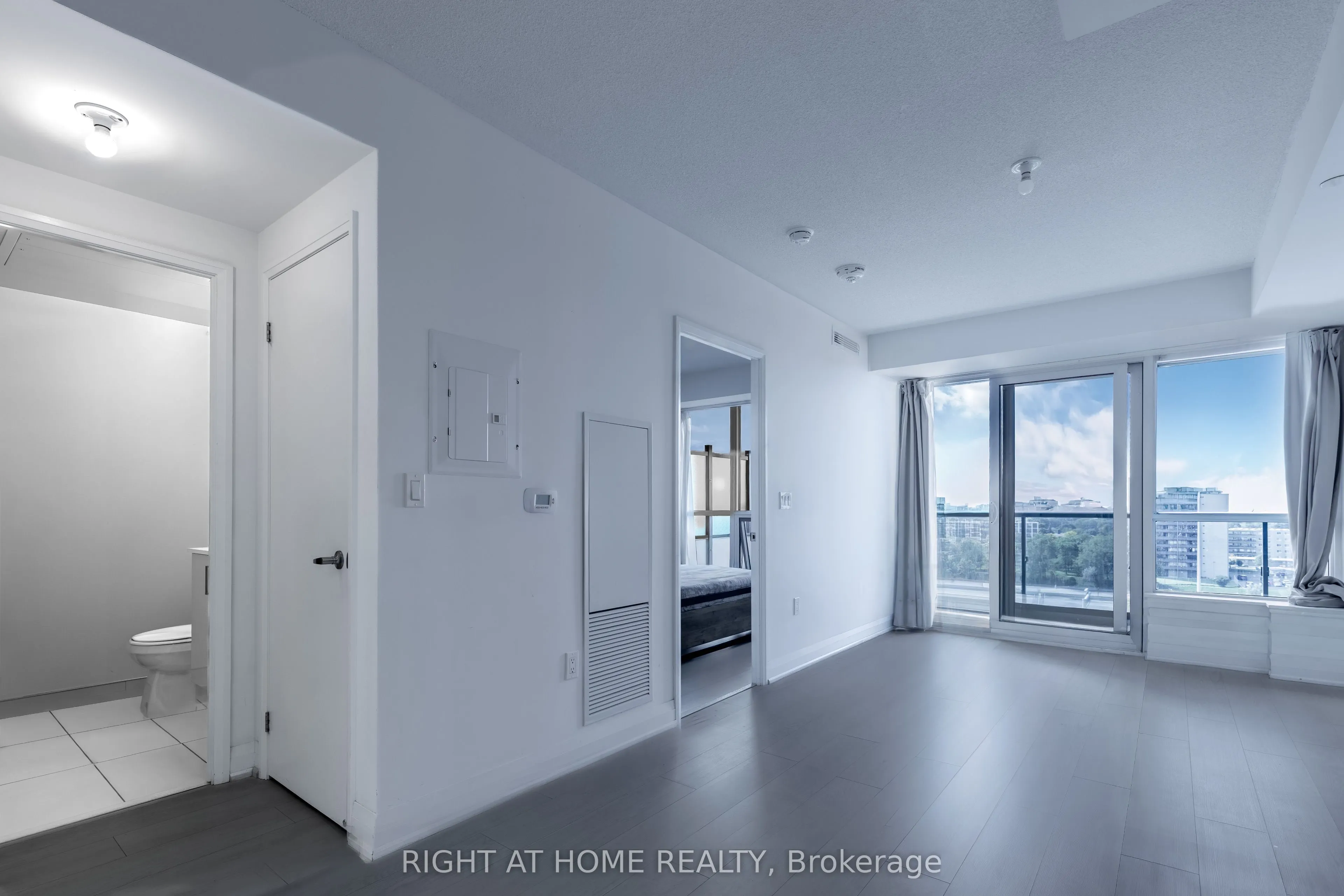 10 GIbbs Road, #917