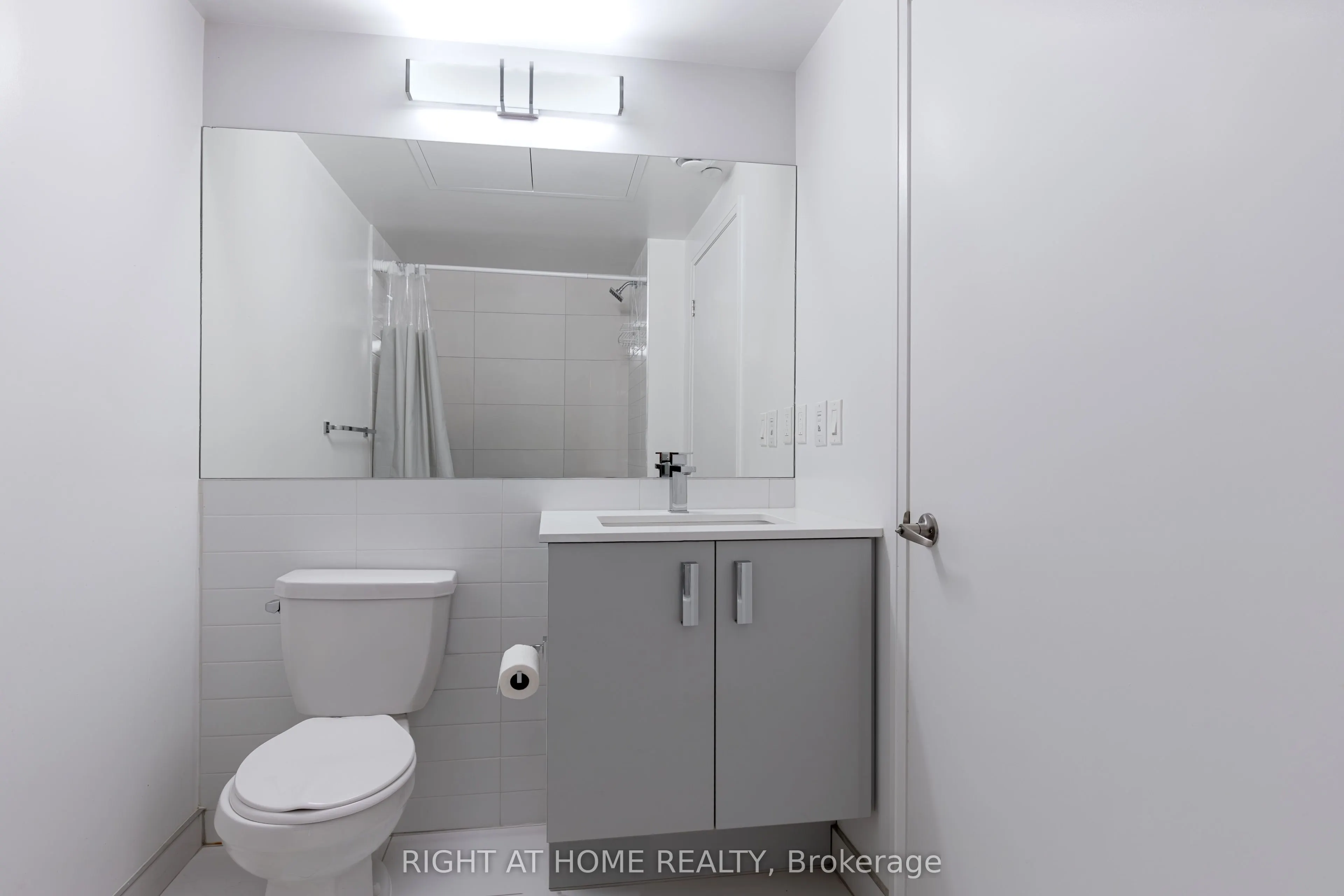 10 GIbbs Road, #917