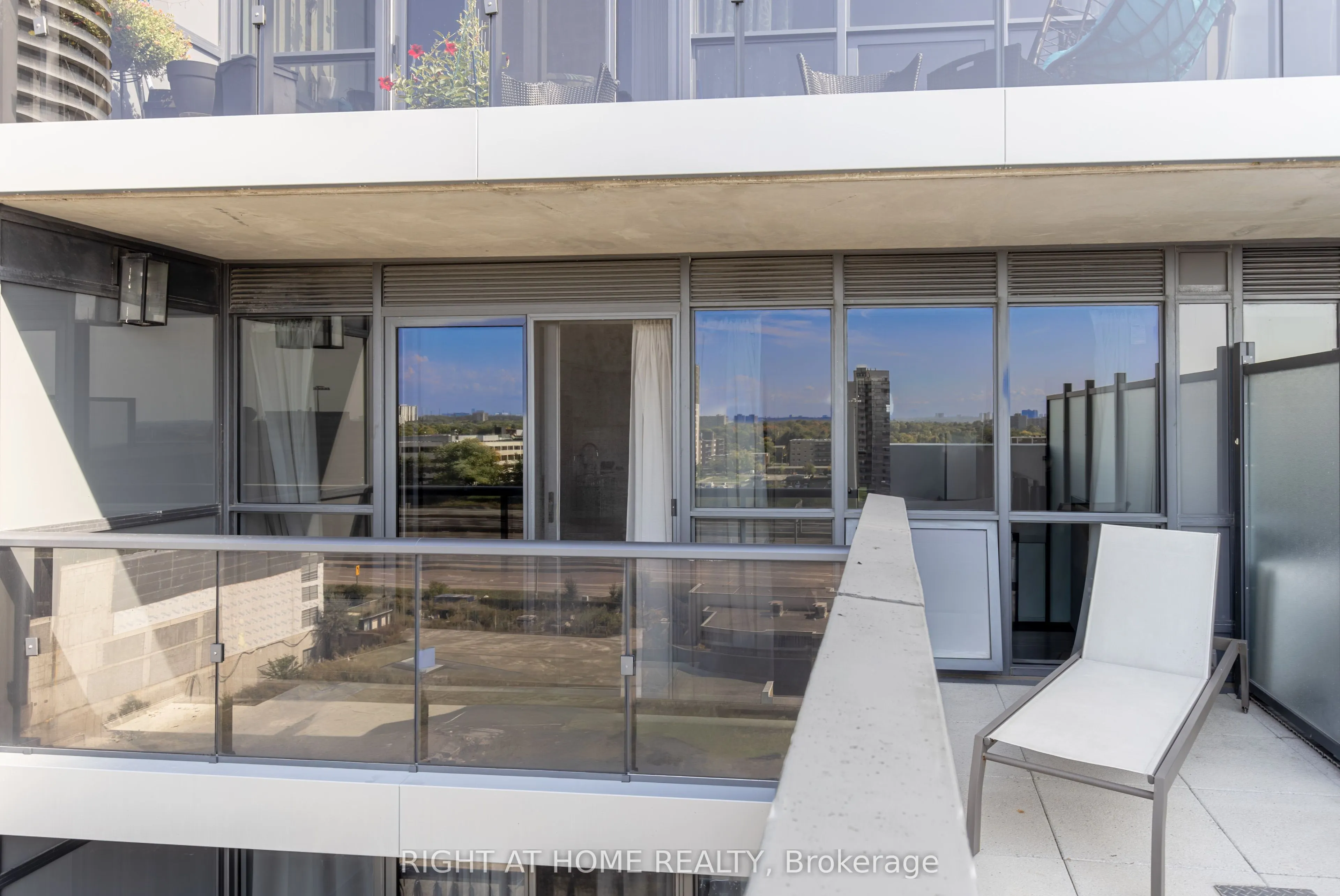 10 GIbbs Road, #917