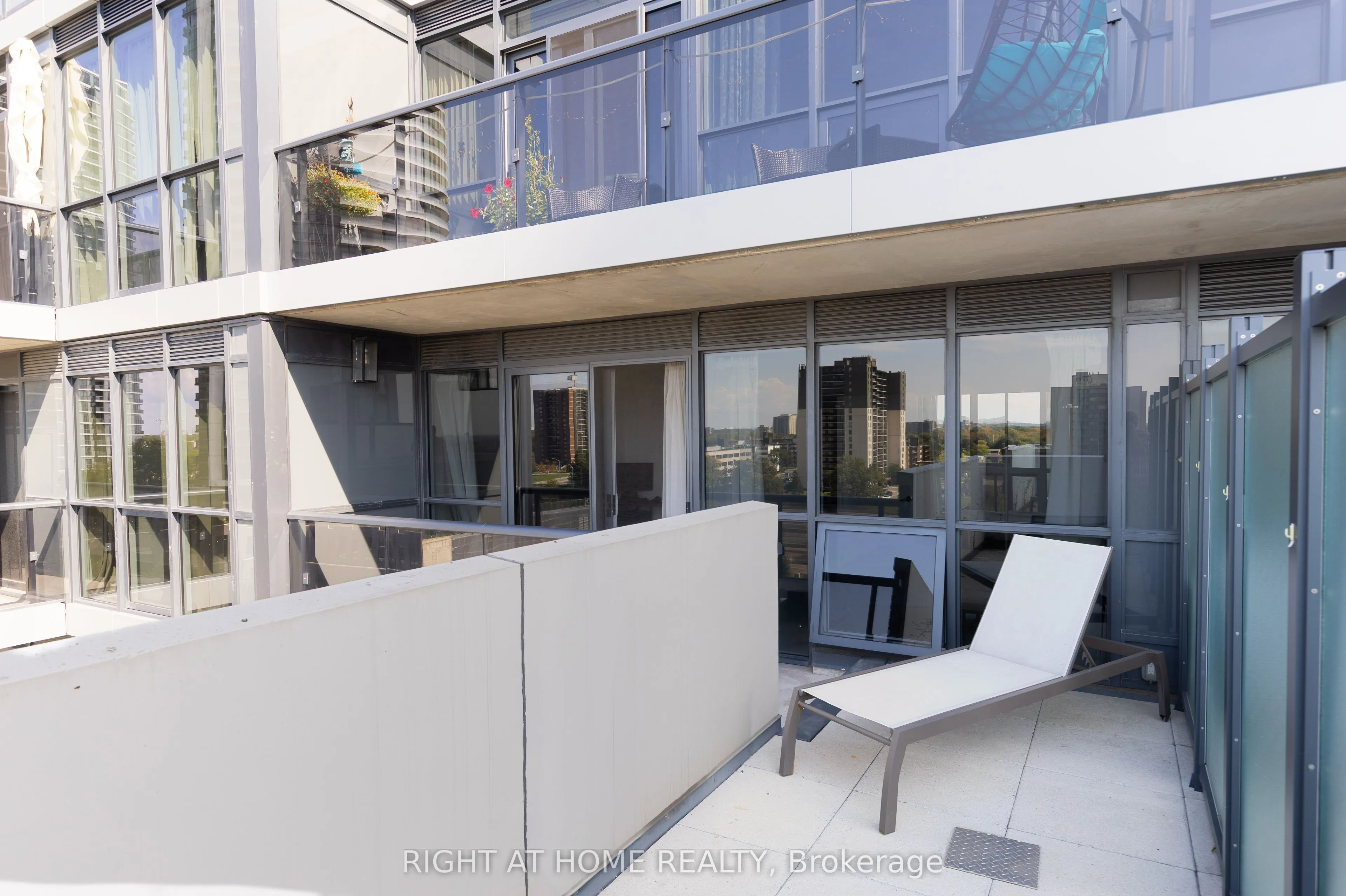 10 GIbbs Road, #917